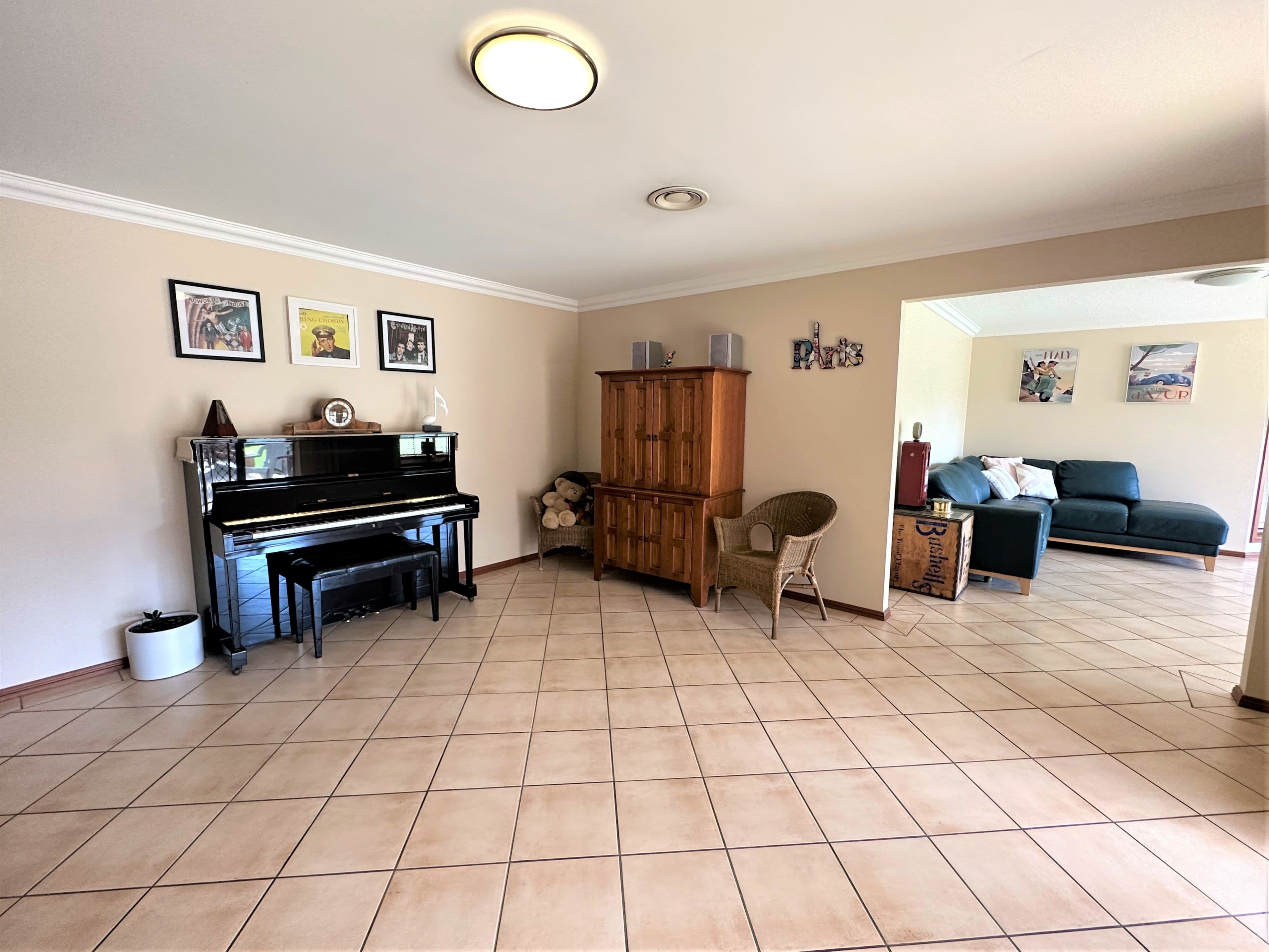 91 Binalong Street, Young NSW 2594, Young - Thumbnail 8