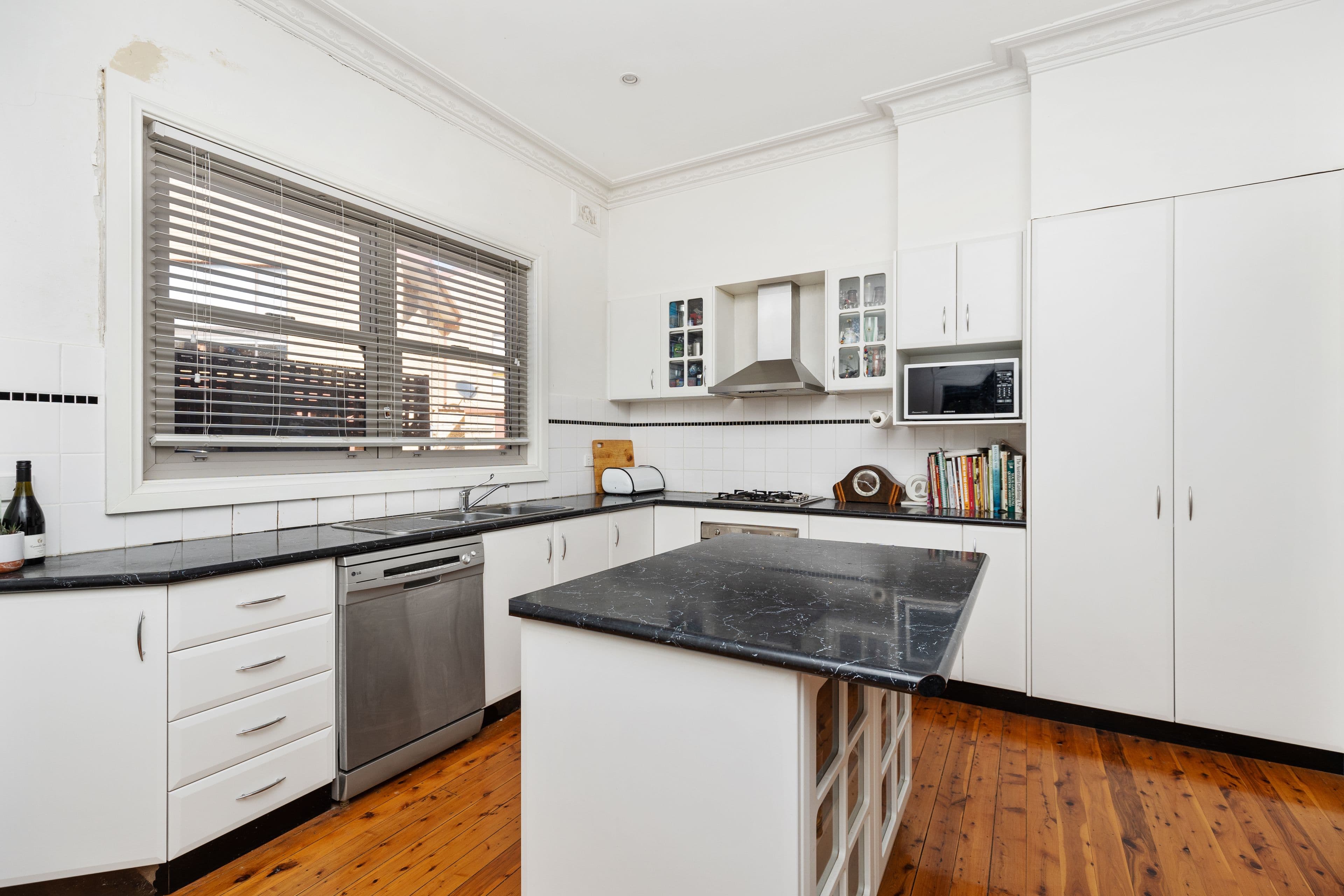 8 Thorne Street, Wagga Wagga NSW 2650, Wagga Wagga - Thumbnail 4