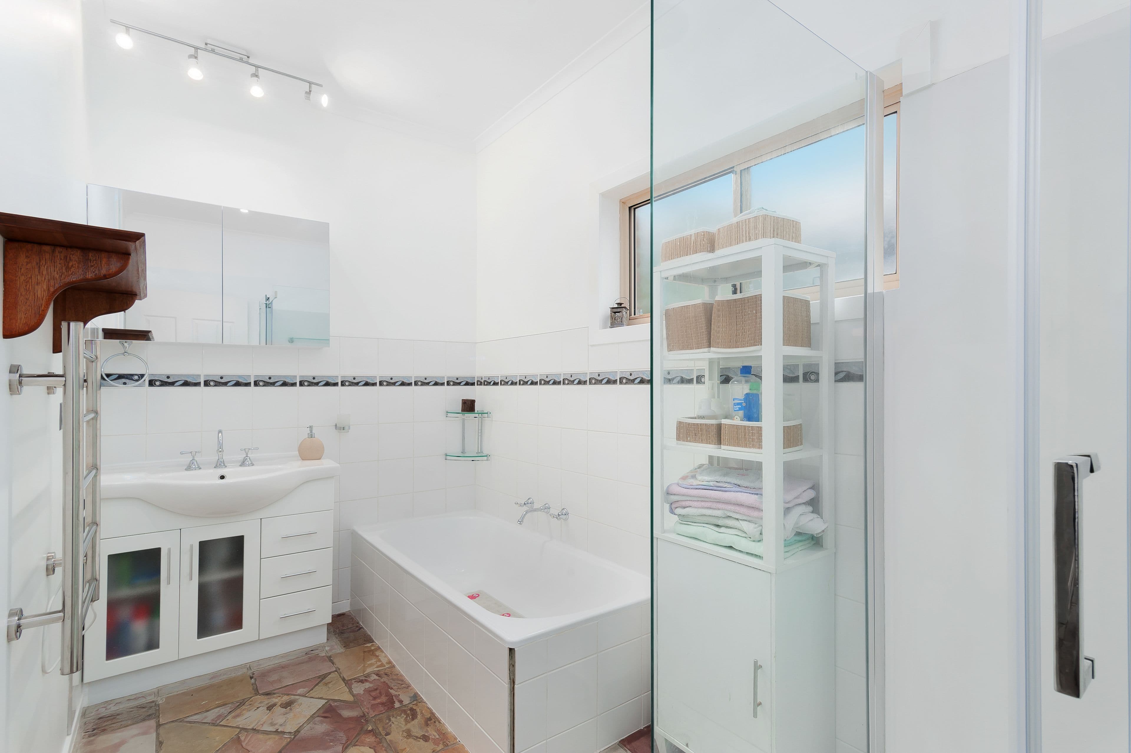 12 Bevan Court, Pakenham VIC 3810, Pakenham - Thumbnail 7