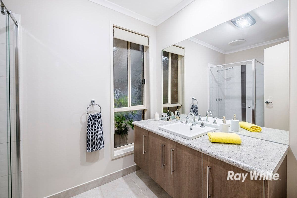 88 Pepperbush Circuit, Cranbourne VIC 3977, Cranbourne - Thumbnail 3