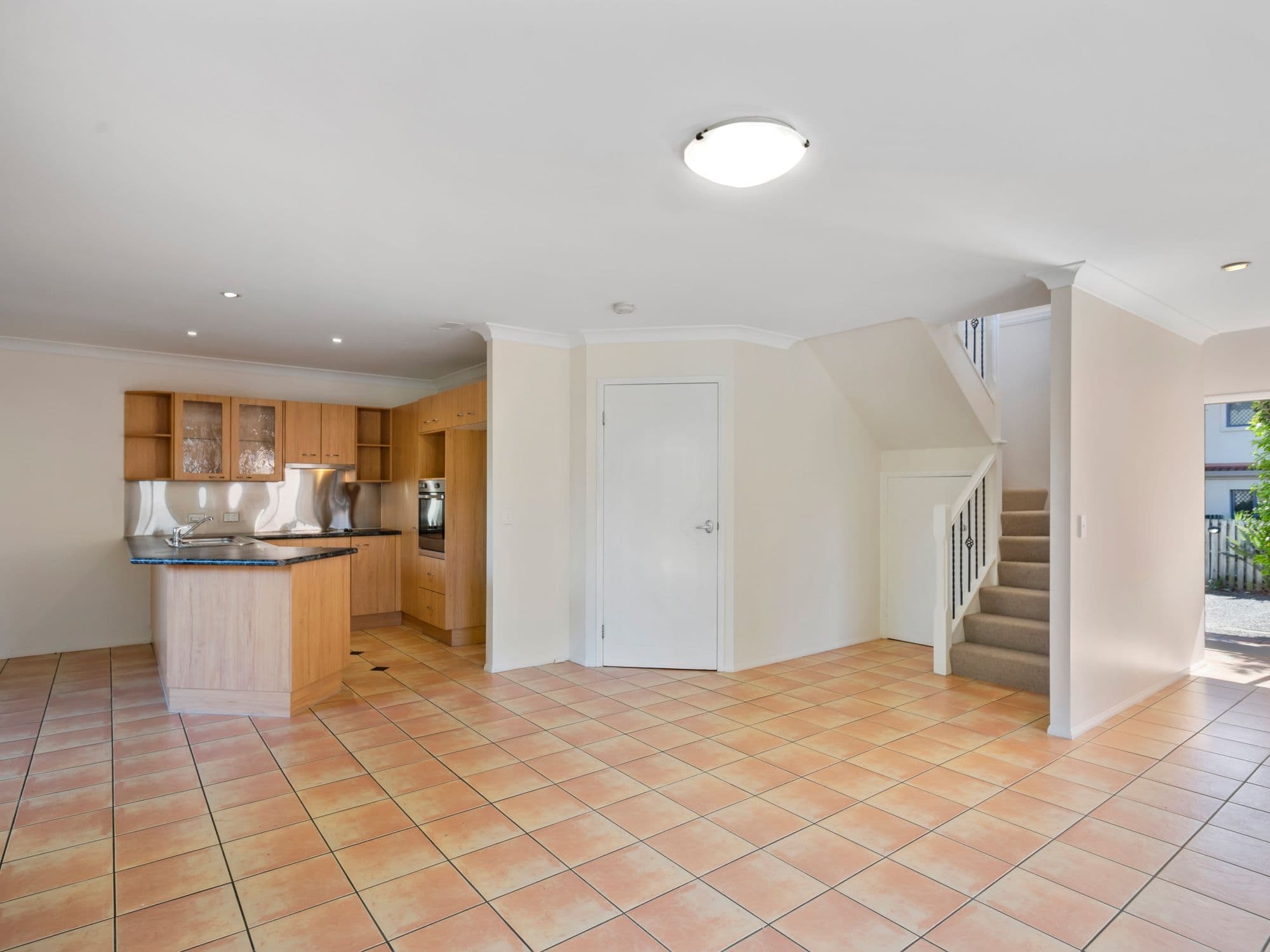 120 Pohlman Street, Southport QLD 4215, Southport - Thumbnail 3
