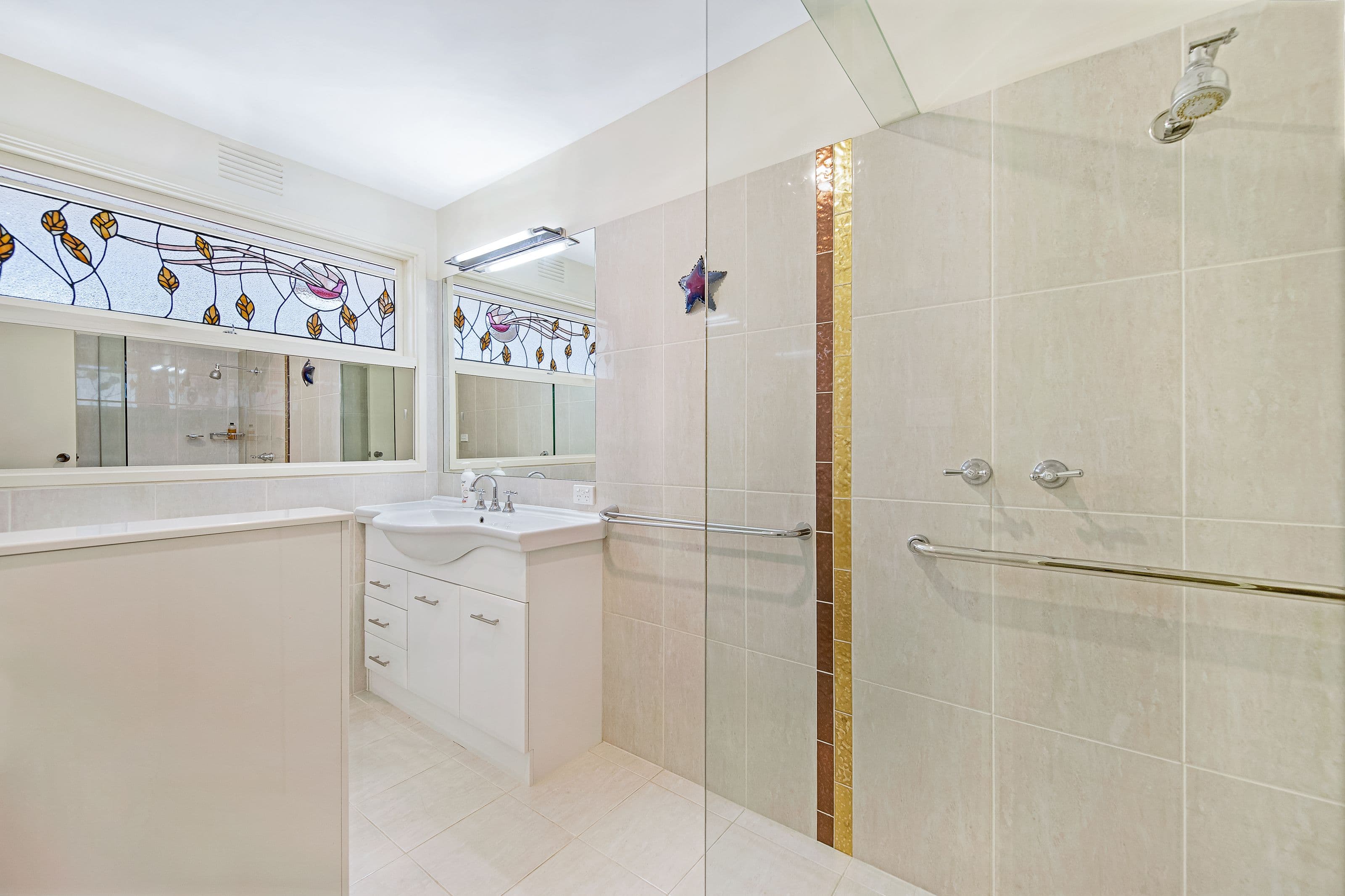 19 Lennox Avenue, Glen Waverley VIC 3150, Glen Waverley - Thumbnail 8