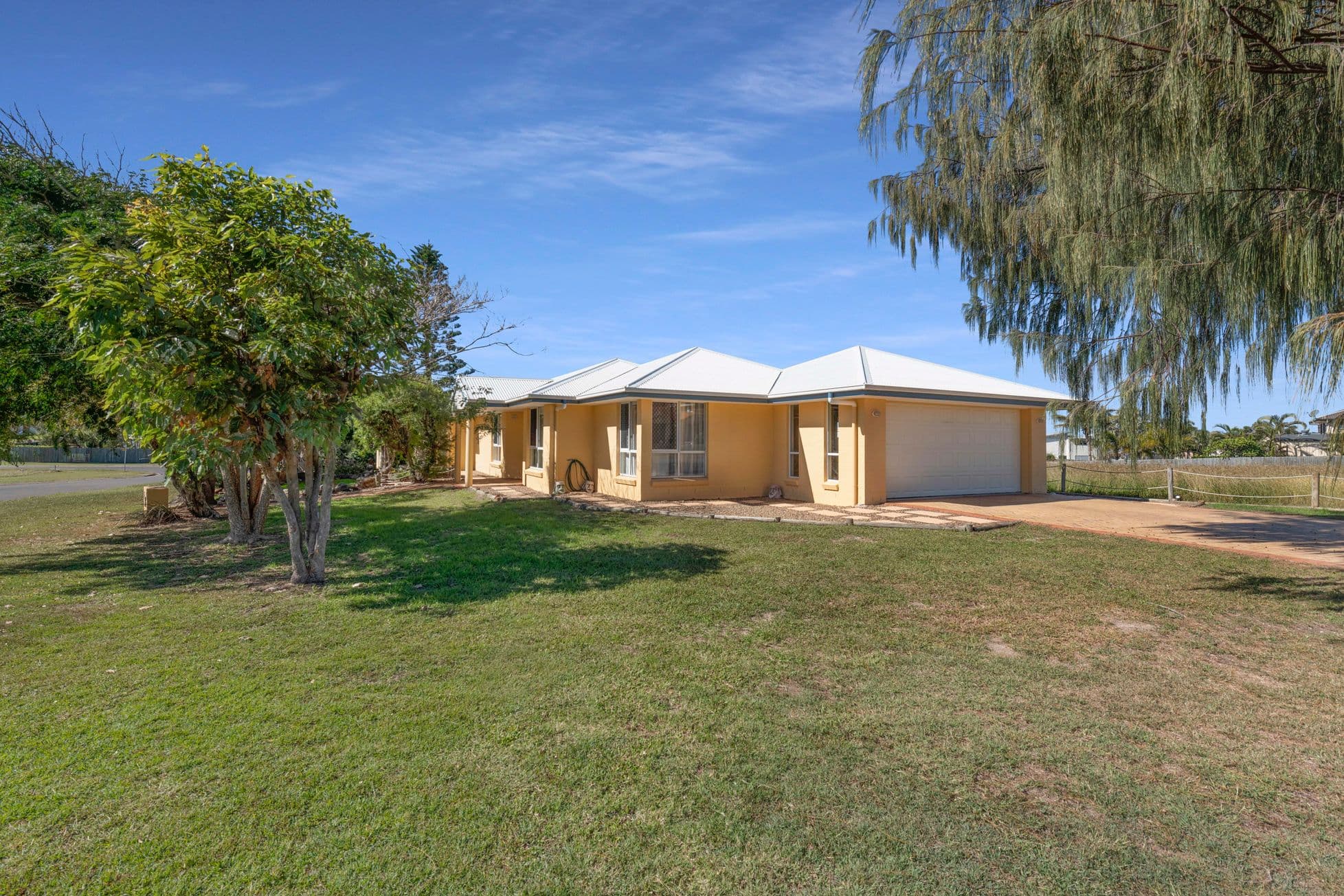 3 Tarni Street, Coral Cove QLD 4670, Coral Cove - Thumbnail 3