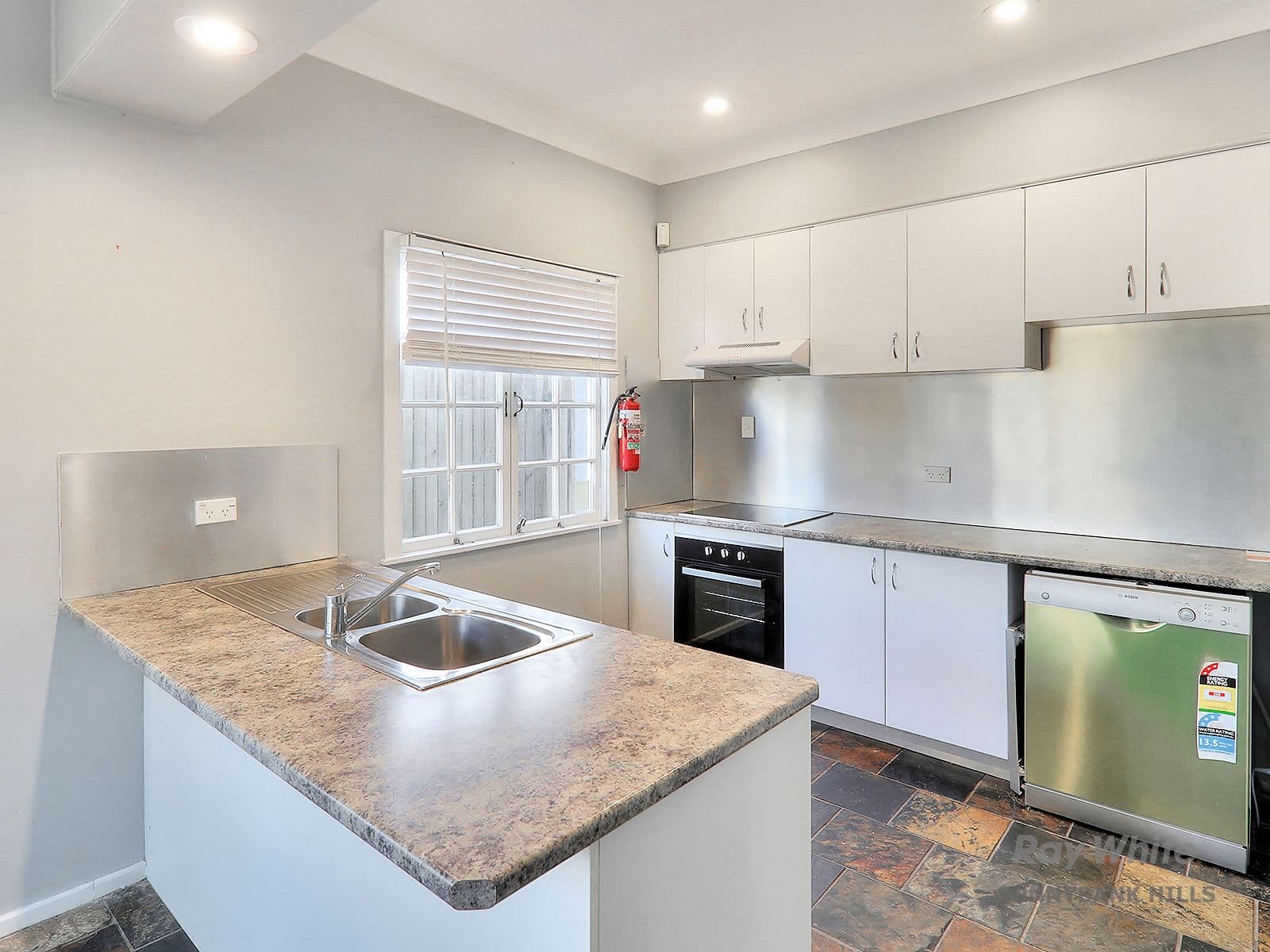 42 Lorinya Street, Mansfield QLD 4122, Mansfield - Thumbnail 7
