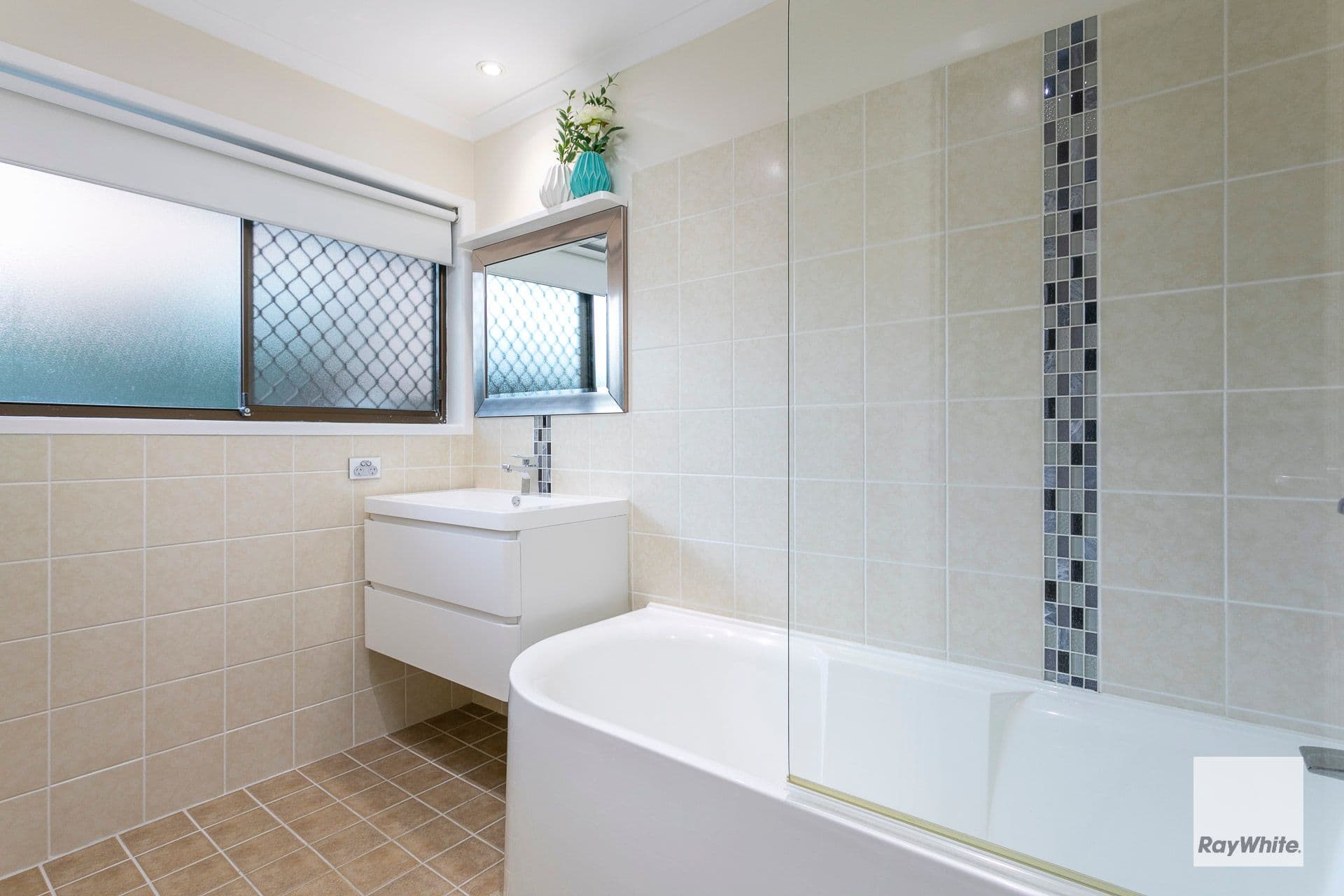 8 Wilkie Street, Redland Bay QLD 4165, Redland Bay - Thumbnail 4