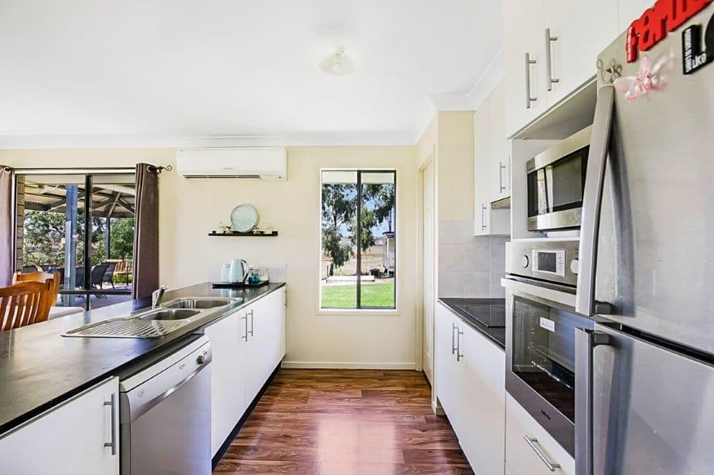 235 Oakey Crosshill Road, Oakey QLD 4401, Oakey - Thumbnail 5