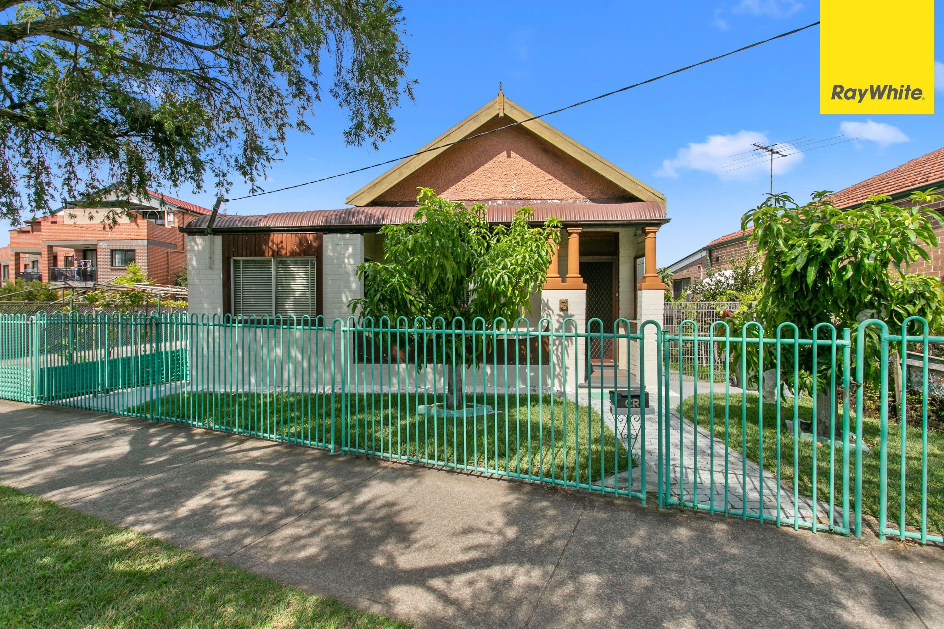 3 South Parade, Canterbury - Image 1