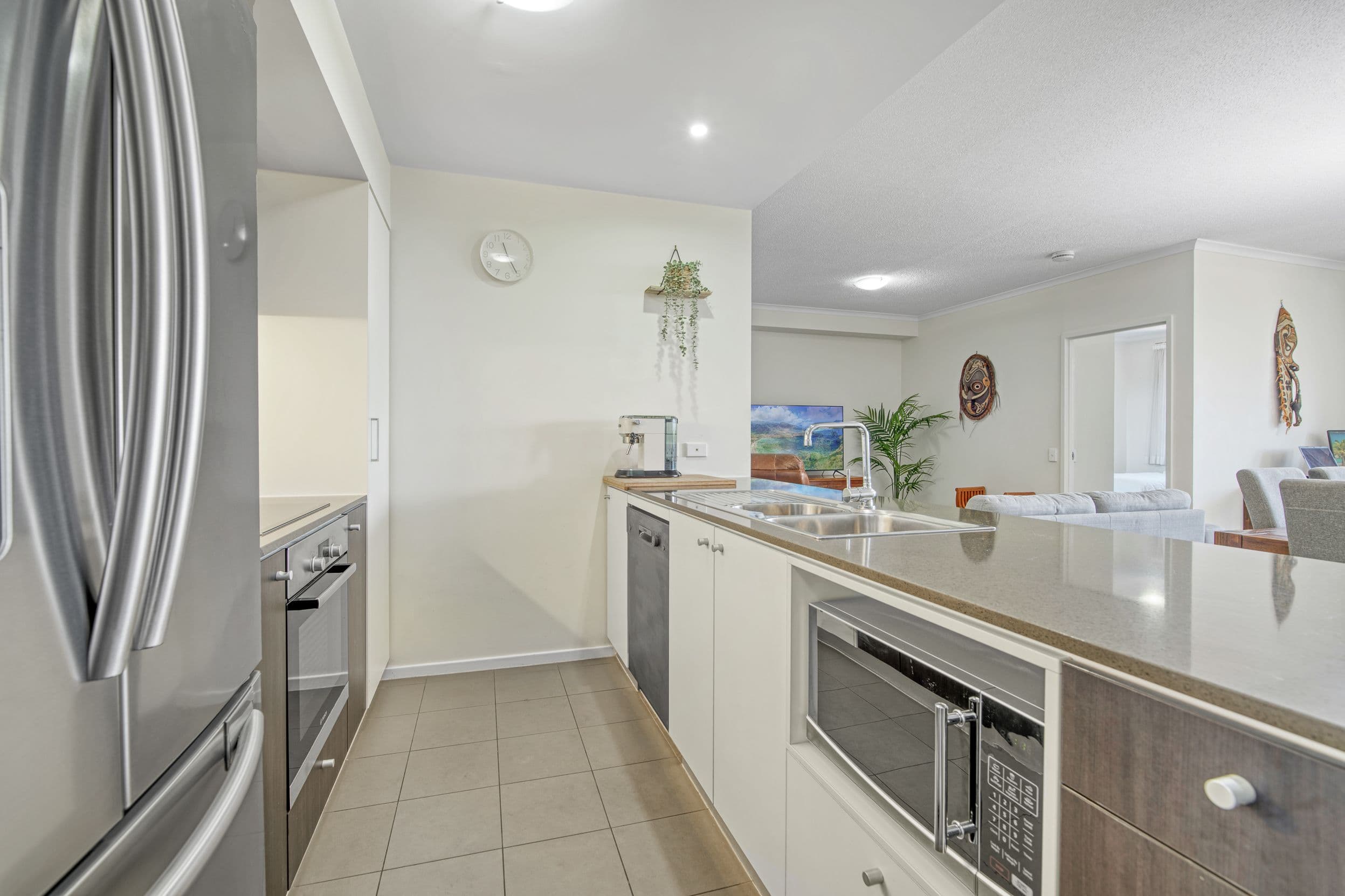 30 Goondoon Street, Gladstone Central QLD 4680, Gladstone Central - Thumbnail 4