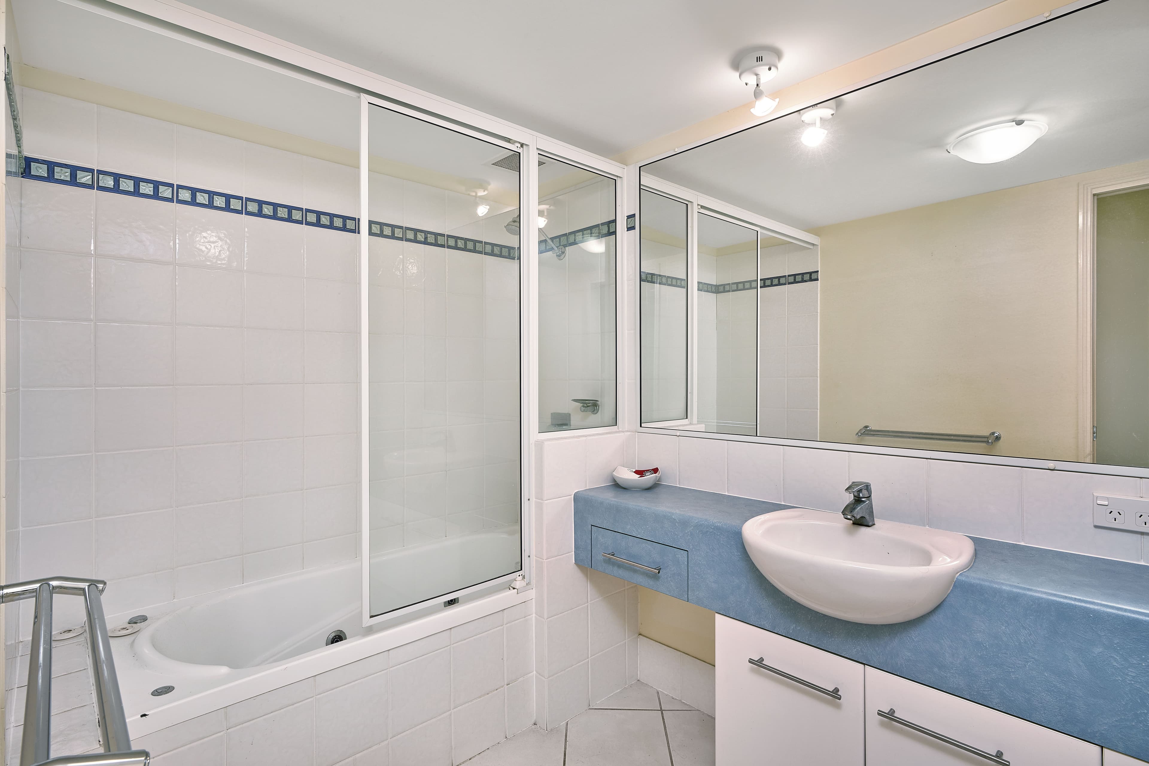 275 The Esplanade, Cairns North QLD 4870, Cairns North - Thumbnail 6