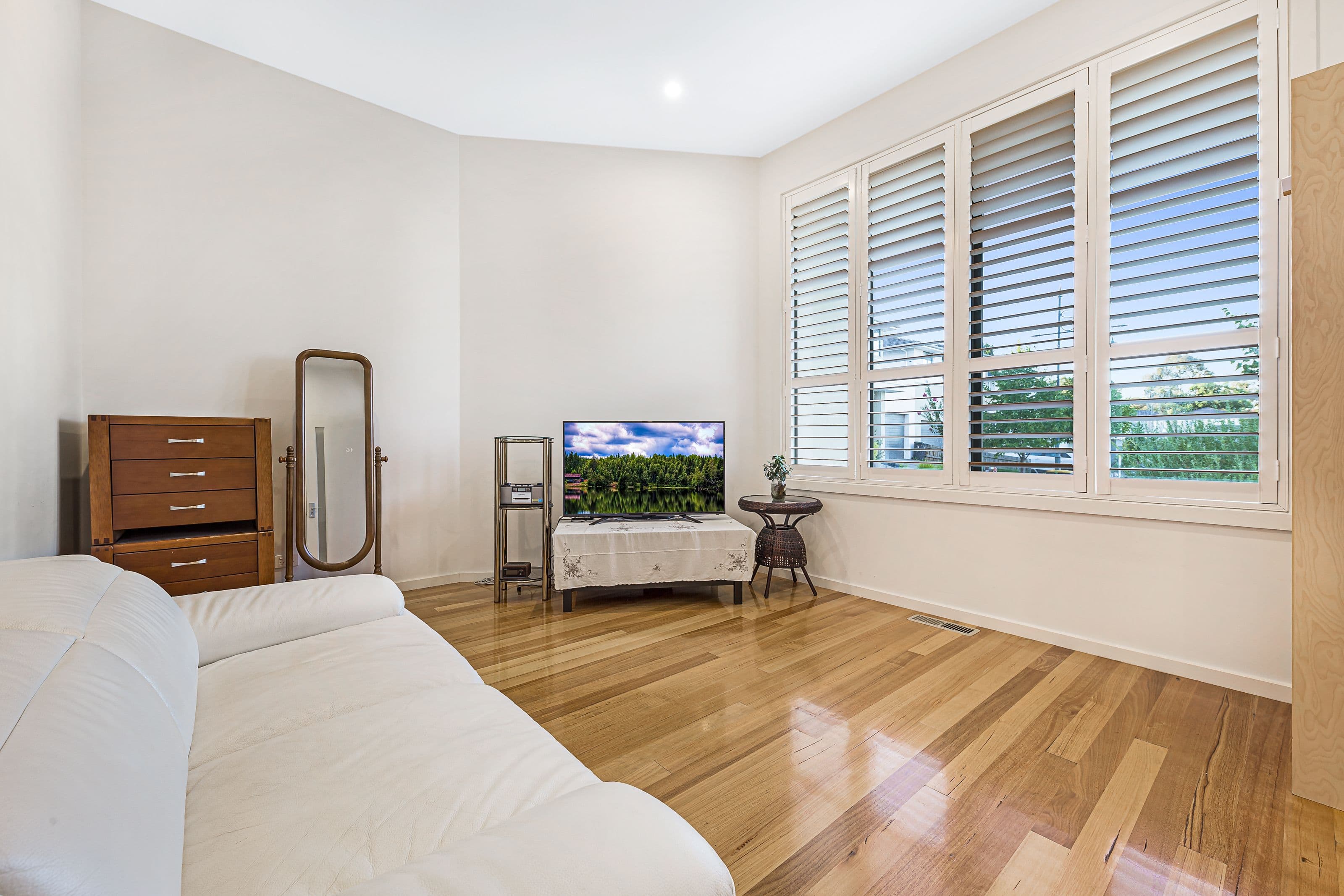 16 Ochre Place, Mount Waverley VIC 3149, Mount Waverley - Thumbnail 3