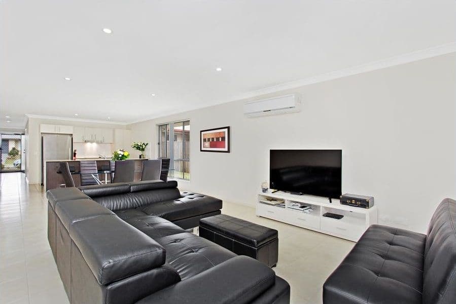 22 Sanctuary Place, Upper Kedron QLD 4055, Upper Kedron - Thumbnail 3