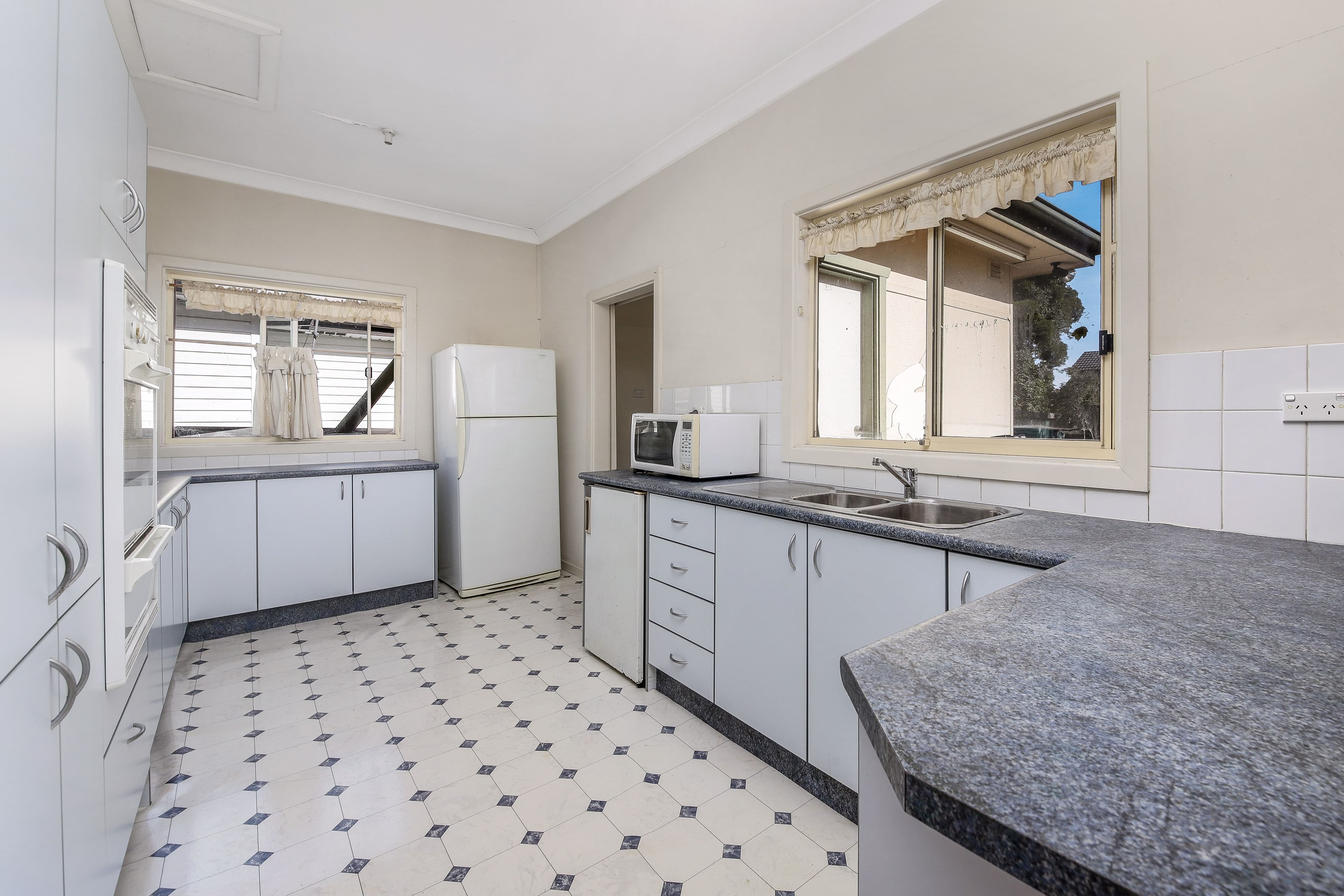 320 Hector Street, Bass Hill NSW 2197, Bass Hill - Thumbnail 3
