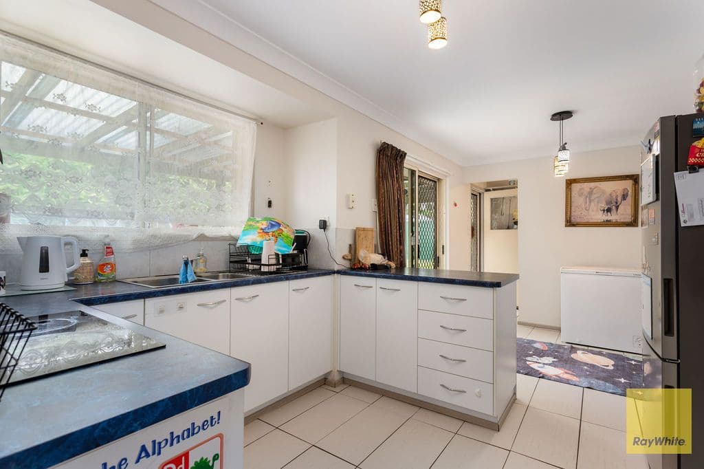 28 Samantha Street, Boronia Heights QLD 4124, Boronia Heights - Thumbnail 3