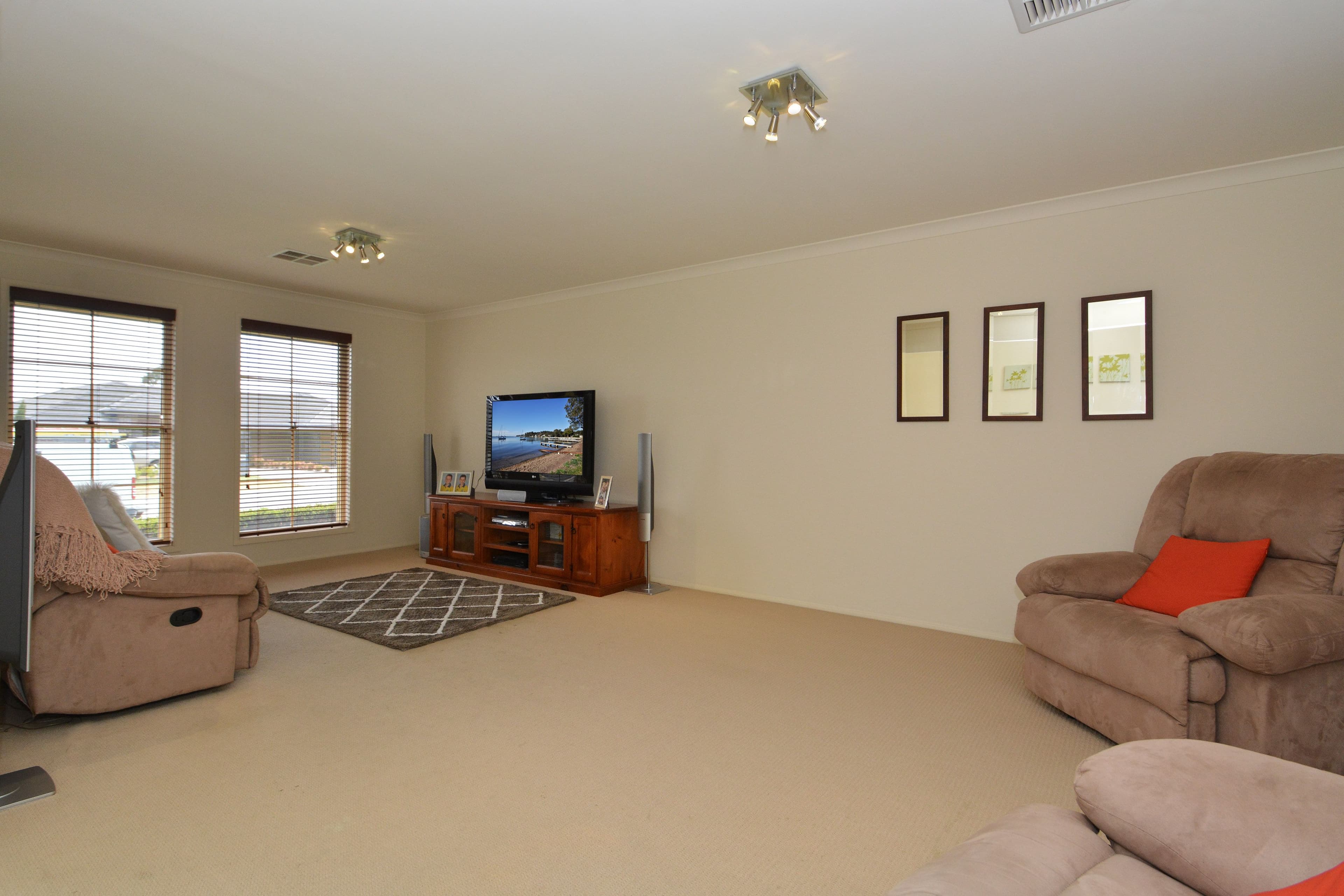 8 Connel Drive, Heddon Greta - Thumbnail 2