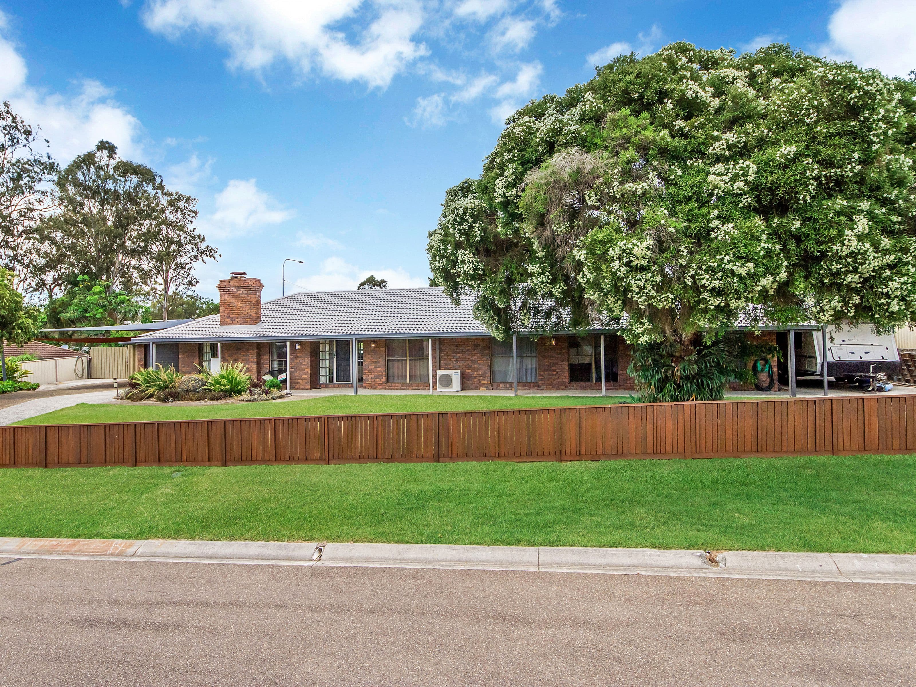 3 Batlow Court, Helensvale QLD 4212, Helensvale - Thumbnail 2