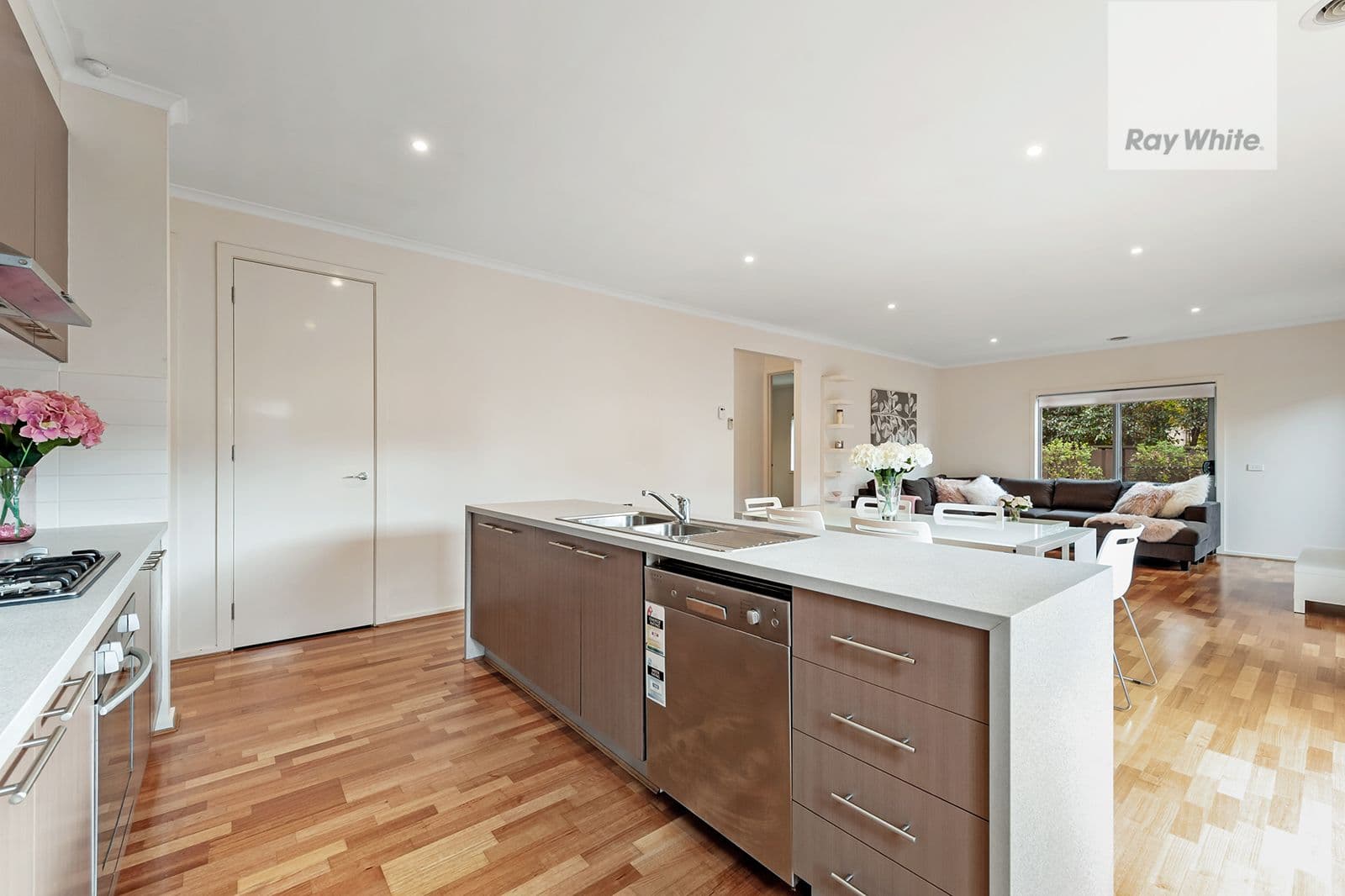 18 Healesville Loop, Craigieburn VIC 3064, Craigieburn - Thumbnail 5