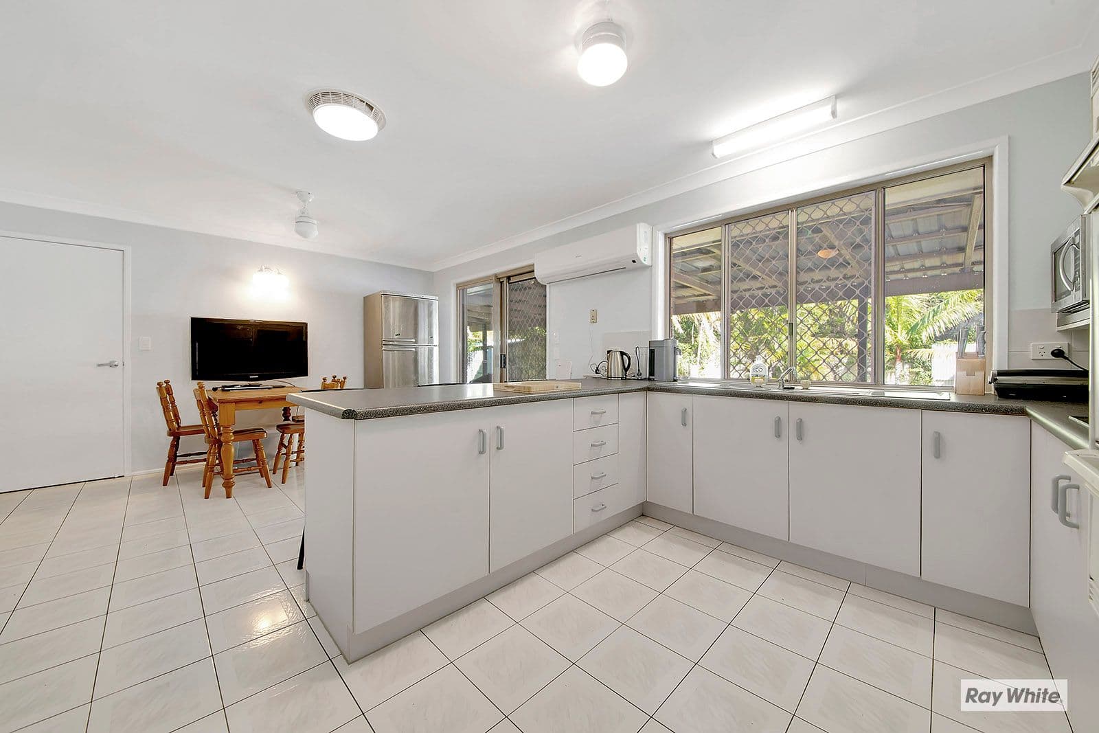 27 Reef Street, Zilzie QLD 4710, Zilzie - Thumbnail 4
