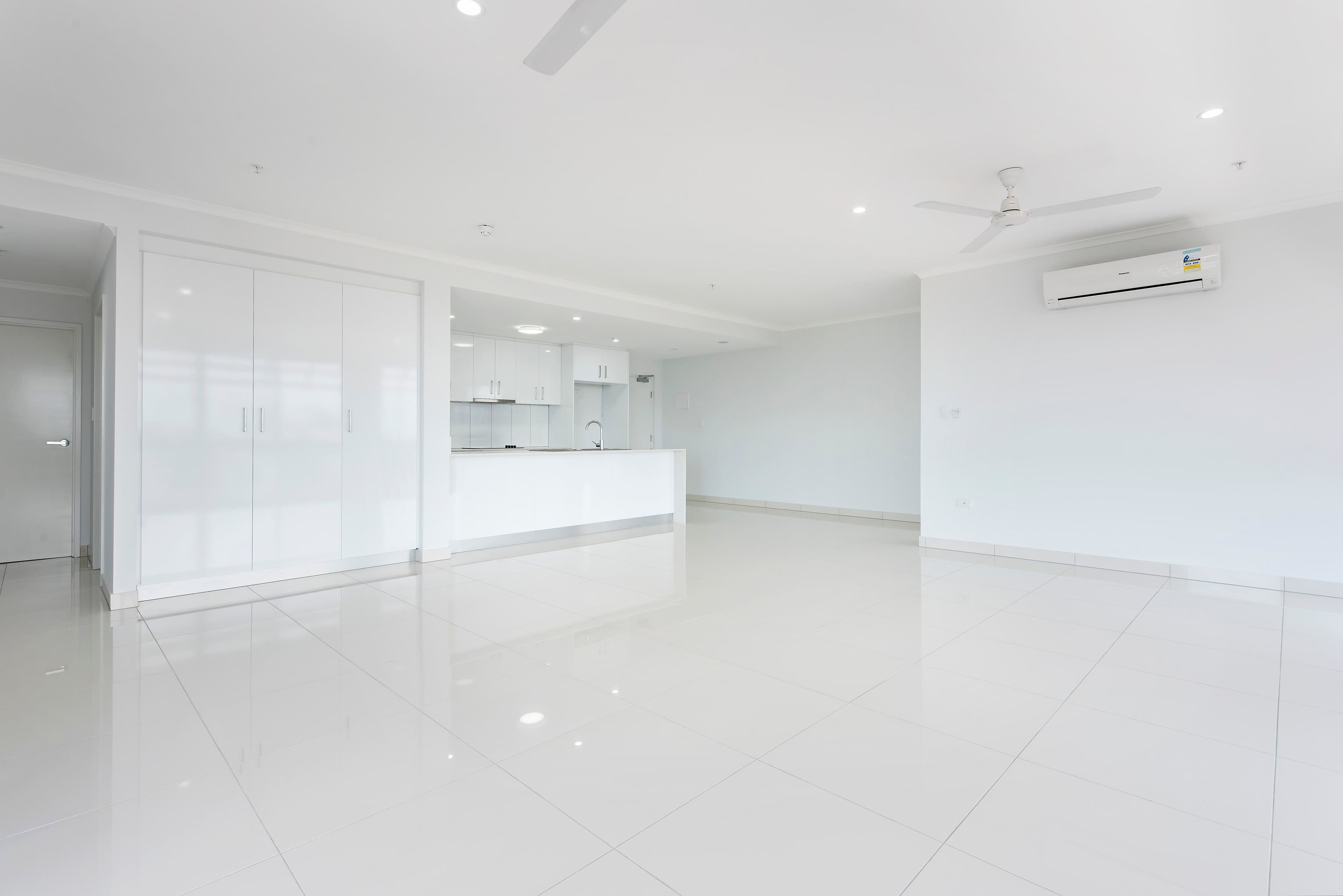 1003/6 Finniss Street, DARWIN CITY NT 0800, Darwin City - Thumbnail 2