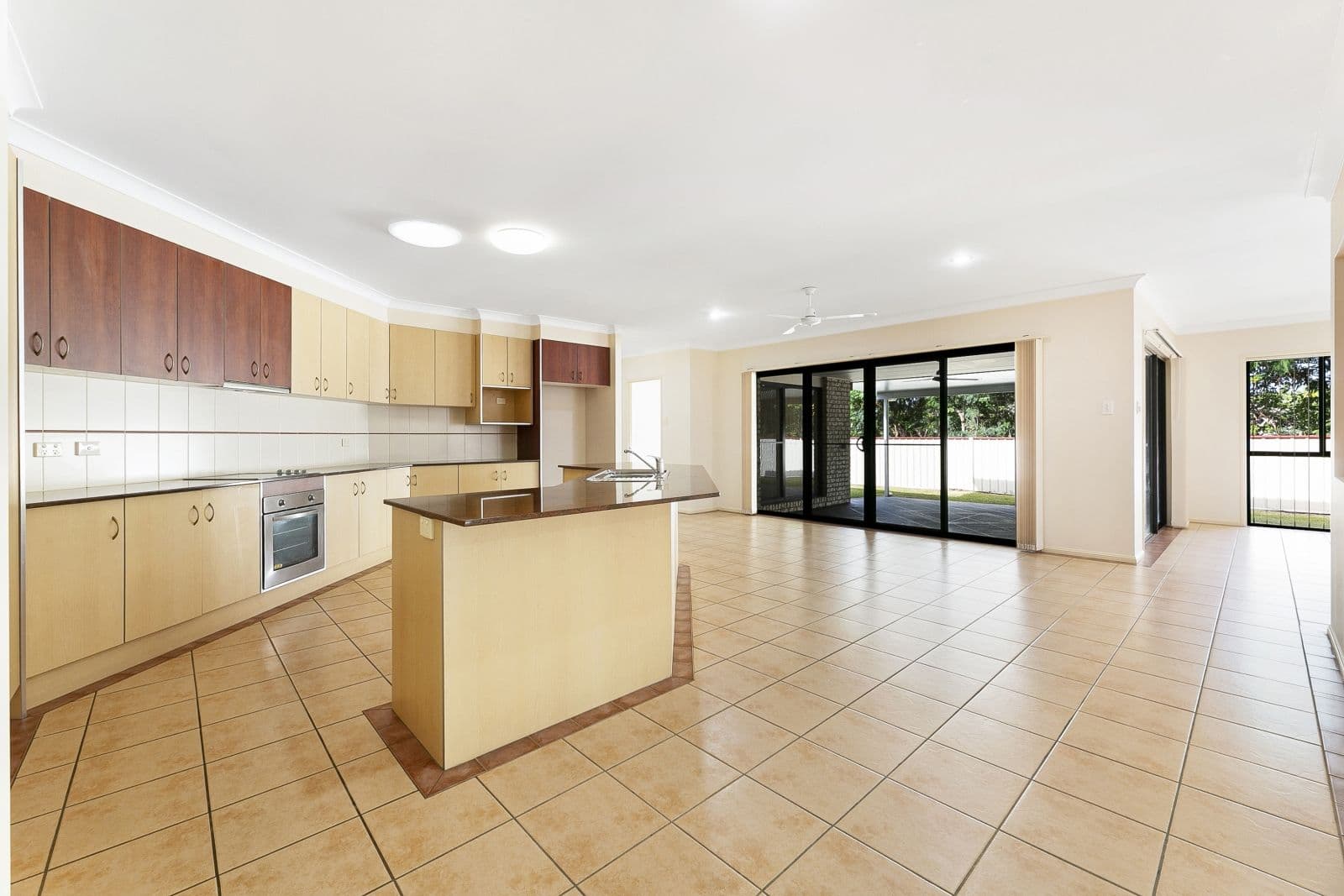 77 Highcrest Circuit, Molendinar QLD 4214, Molendinar - Thumbnail 5