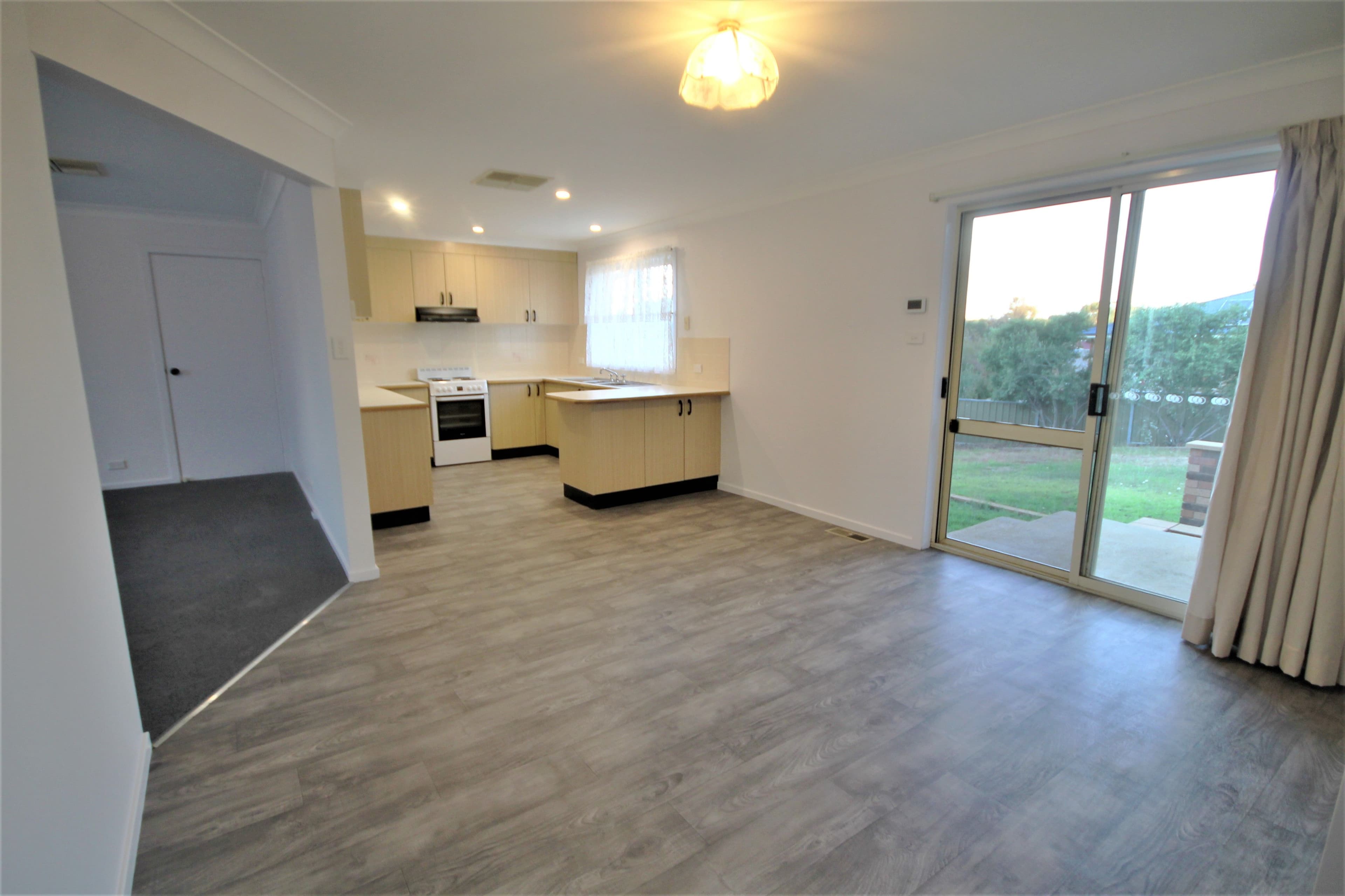 1 Brocade Place, Young - Thumbnail 5