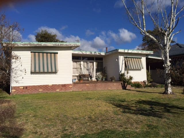 4 Colwell Street, Tumut - Thumbnail 2