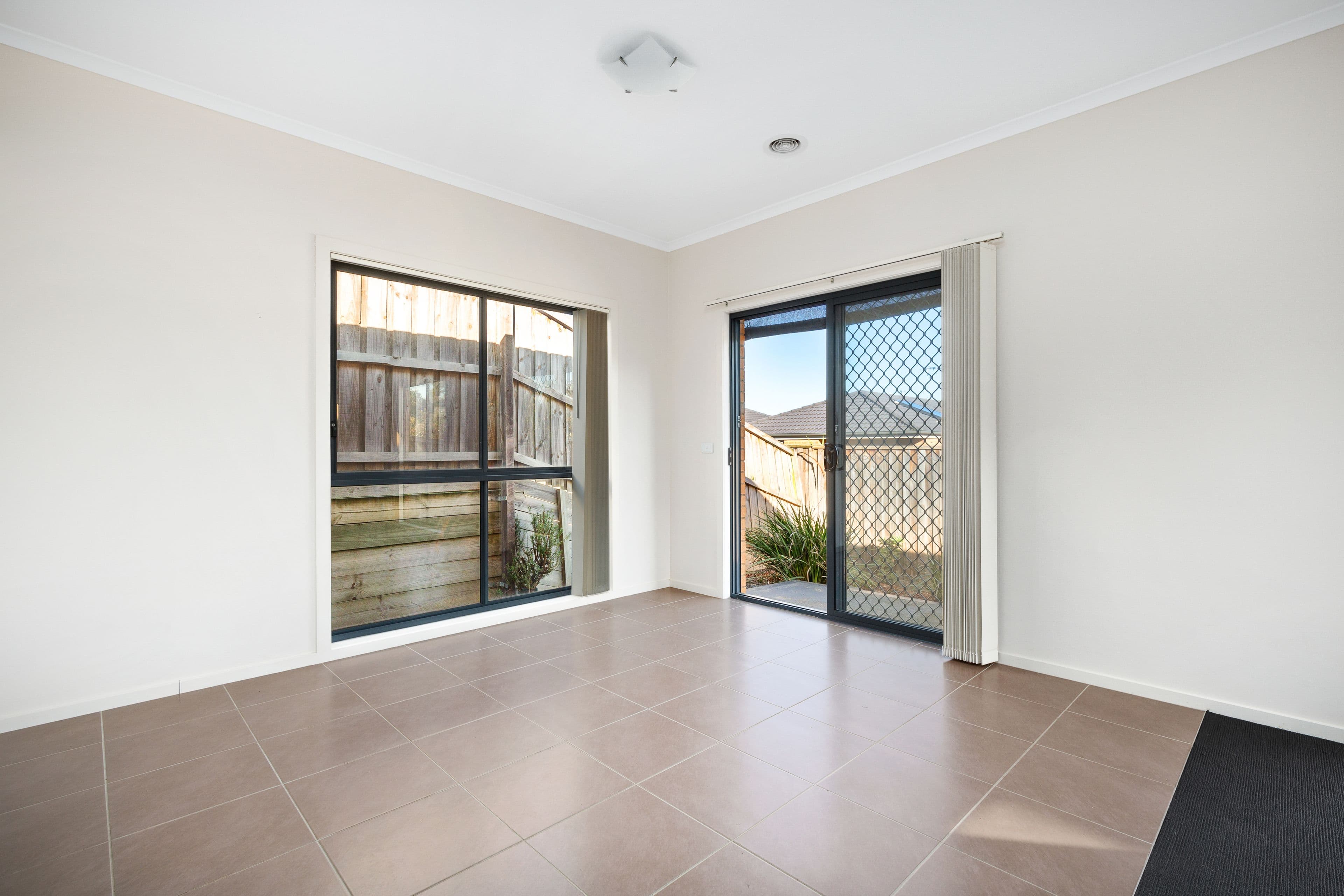 13 Herbert Street, Pakenham VIC 3810, Pakenham - Thumbnail 3