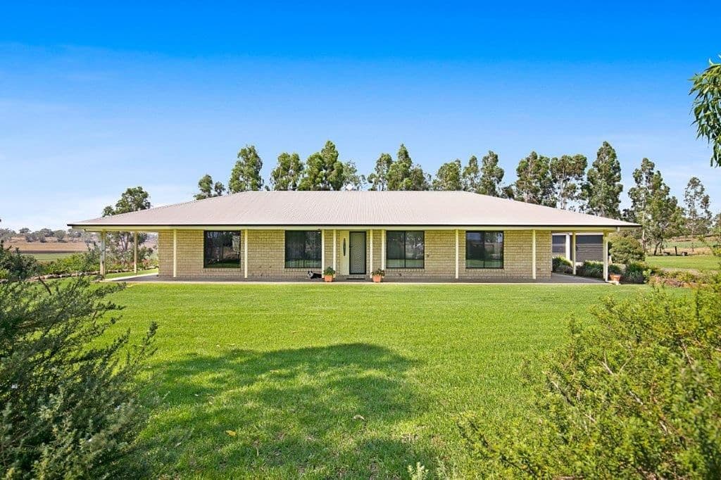 235 Oakey Crosshill Road, Oakey QLD 4401, Oakey - Thumbnail 3