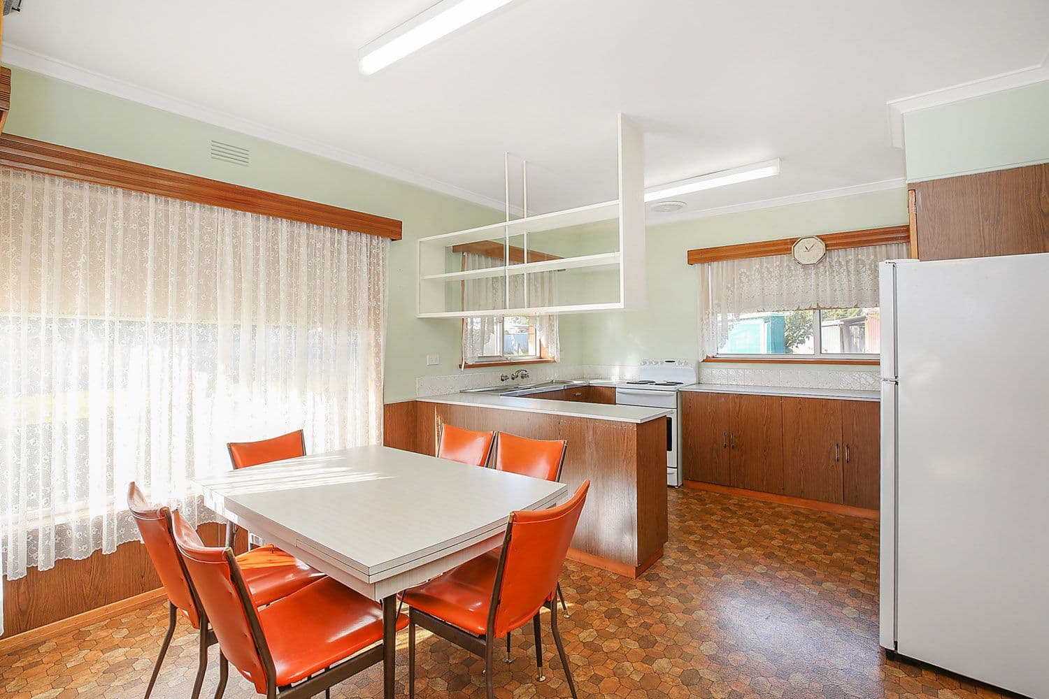 39 Silvester Street, Cobden VIC 3266, Cobden - Thumbnail 2