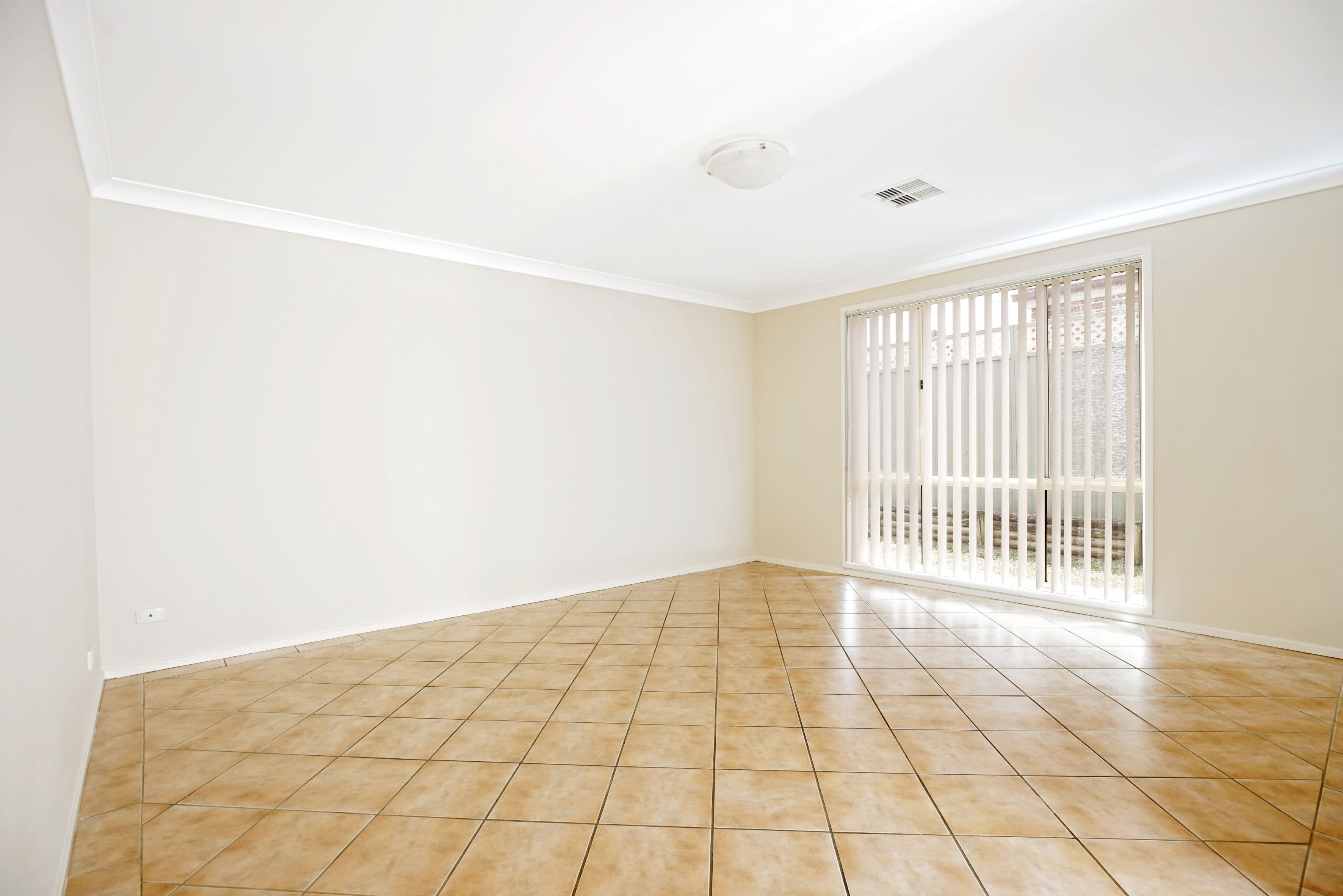 2 Butcherbird Place, Glenmore Park - Thumbnail 3
