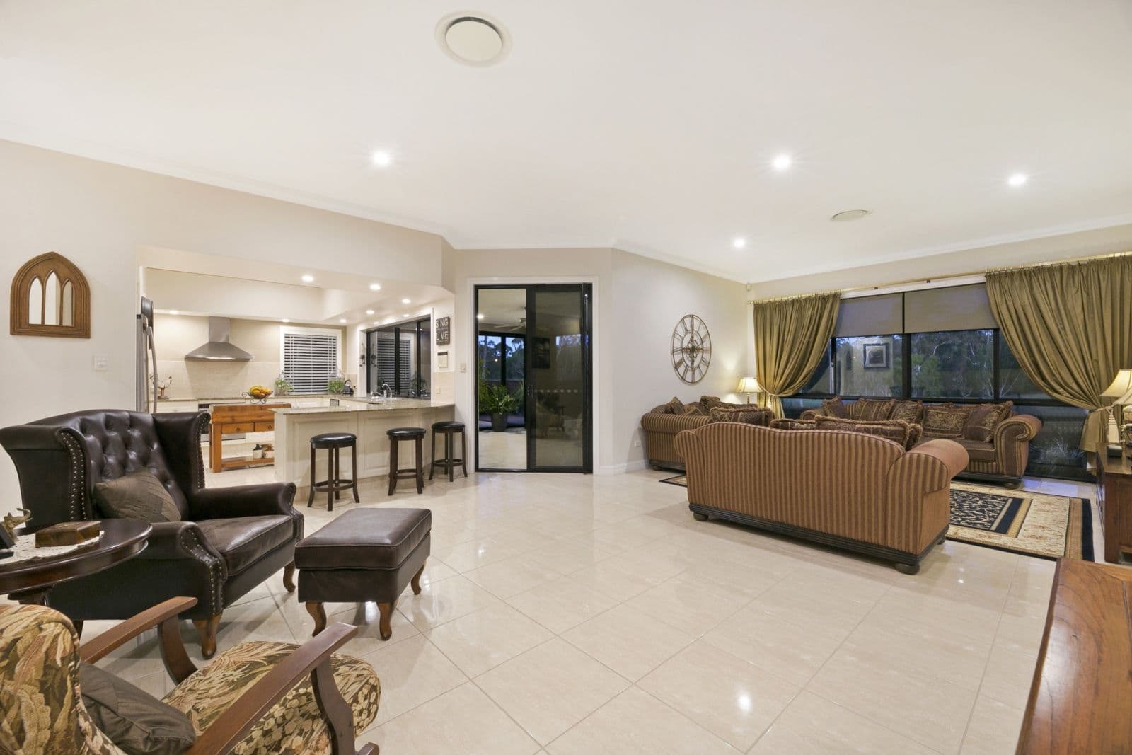 15 Little Hampton Court, Arundel QLD 4214, Arundel - Thumbnail 7