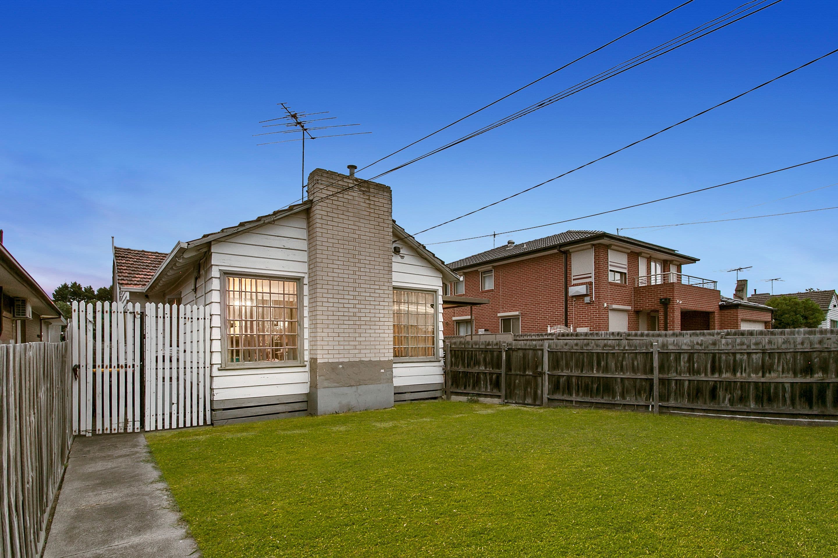 8 Treesbank Avenue, Springvale VIC 3171, Springvale - Thumbnail 3