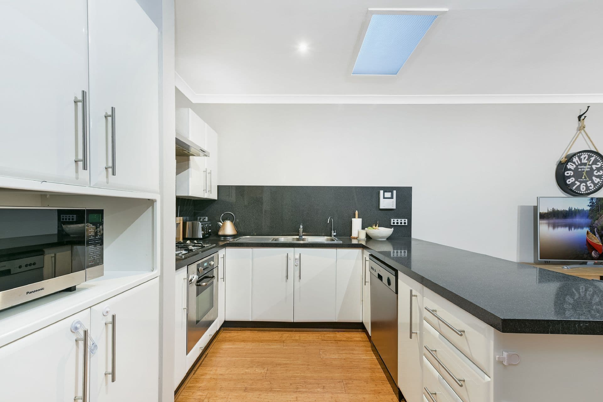 9-11 Hennessy Way, Dandenong North VIC 3175, Dandenong North - Thumbnail 4
