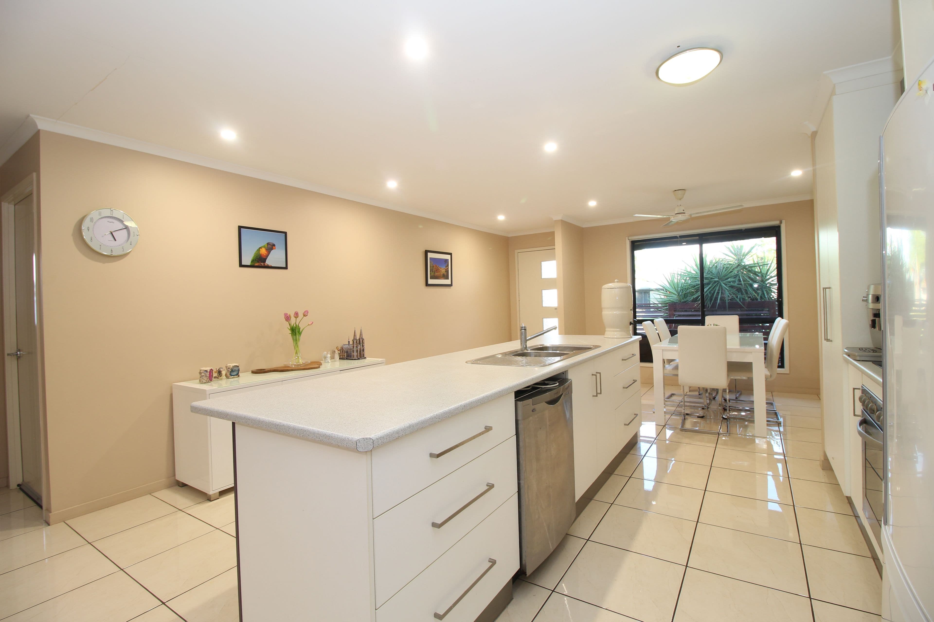 28 Saville Street, Emerald QLD 4720, Emerald - Thumbnail 8