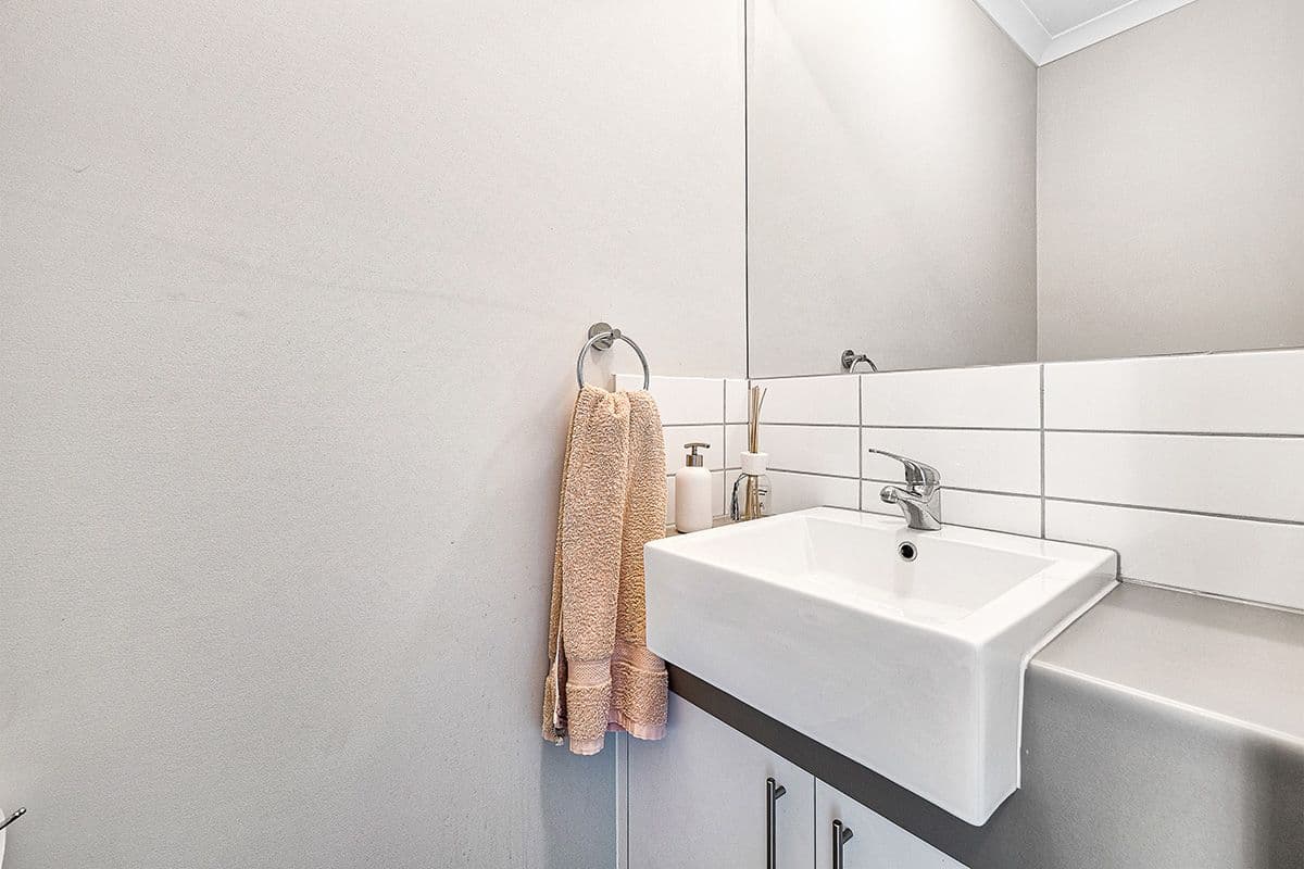 1B Burchill Avenue, Cranbourne East VIC 3977, Cranbourne East - Thumbnail 5