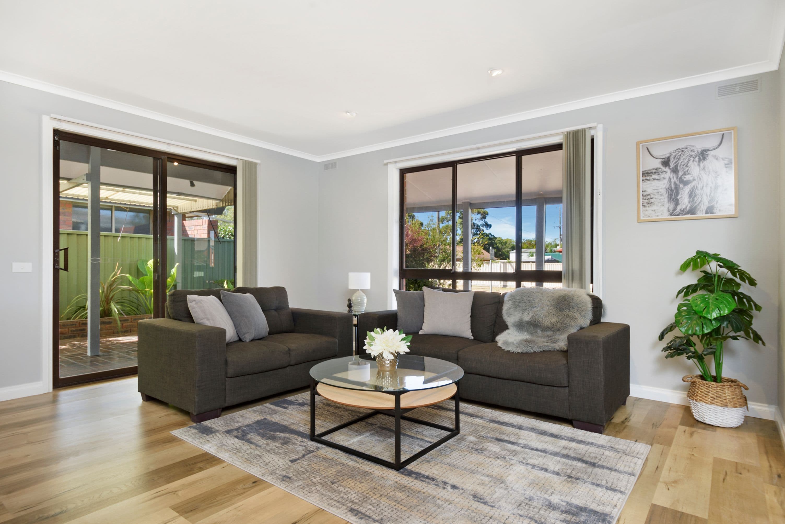 17 Sidbury Avenue, Wendouree VIC 3355, Wendouree - Thumbnail 2