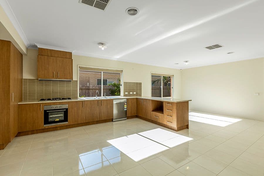 14 Home Road, Point Cook VIC 3030, Point Cook - Thumbnail 3