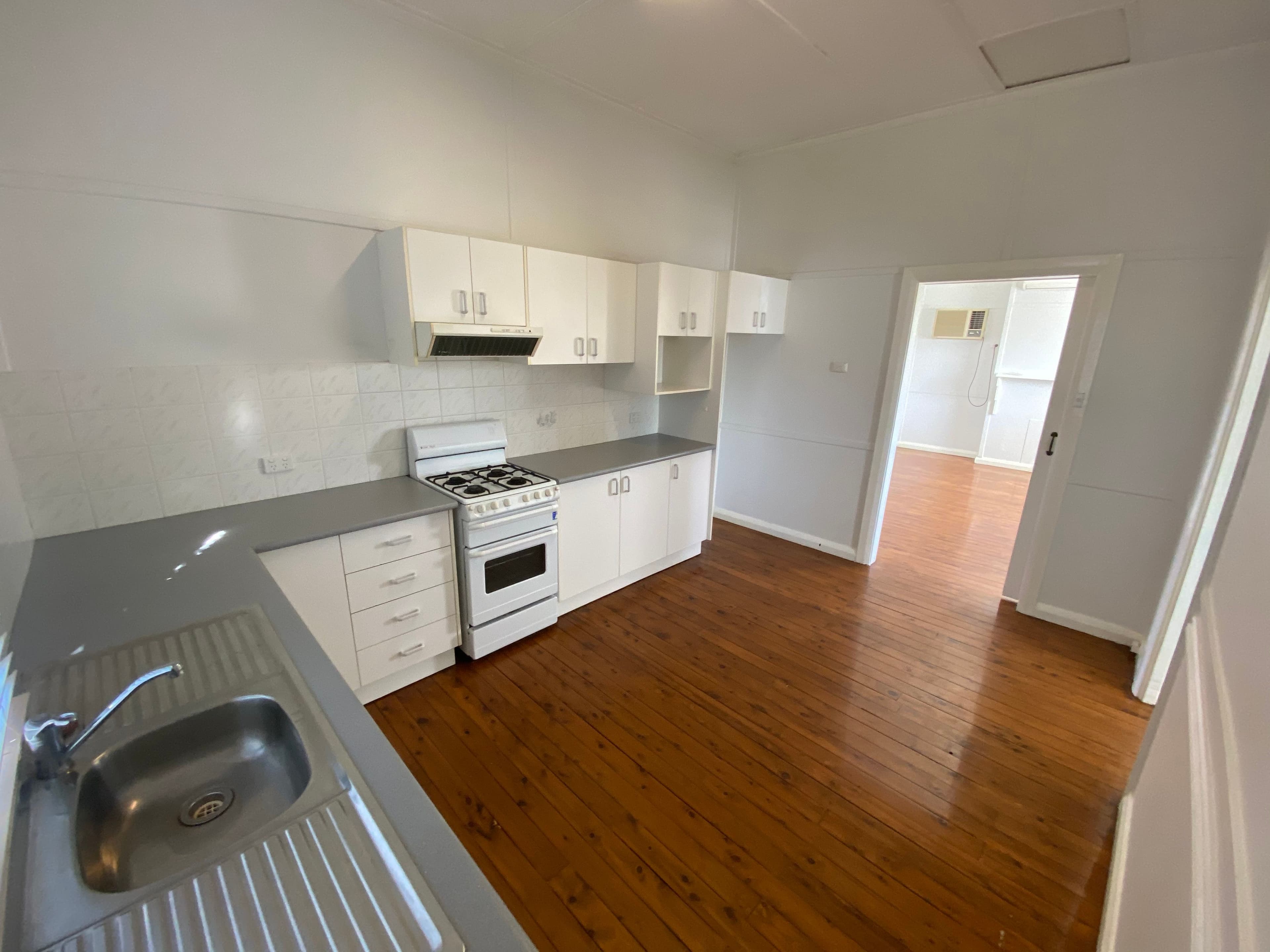4 Rawson Street, Dubbo NSW 2830, Dubbo - Thumbnail 4
