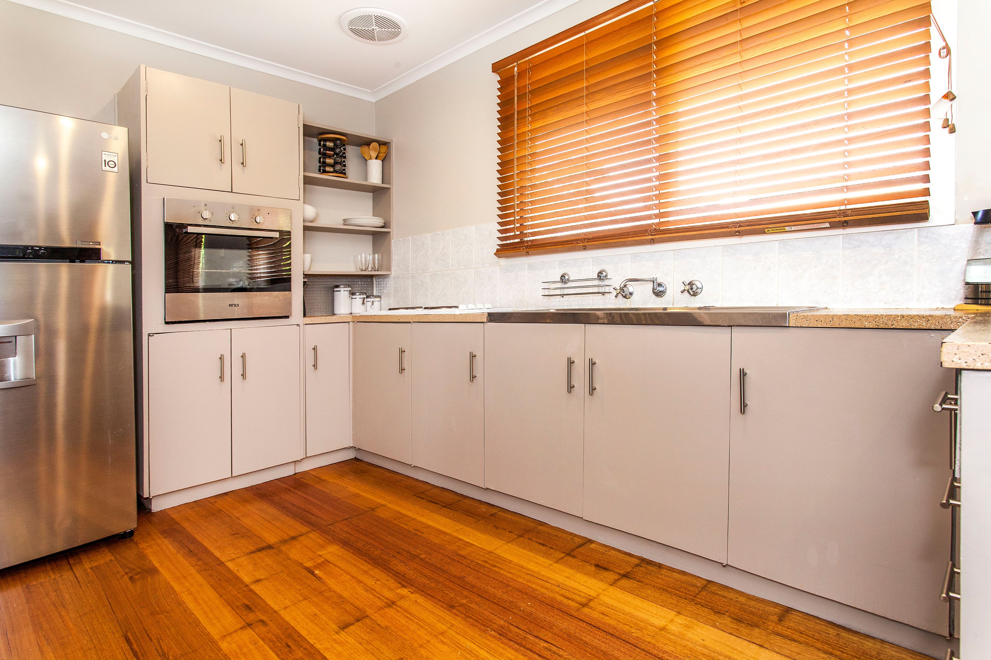 6 Mirang Avenue, Croydon VIC 3136, Croydon - Thumbnail 2