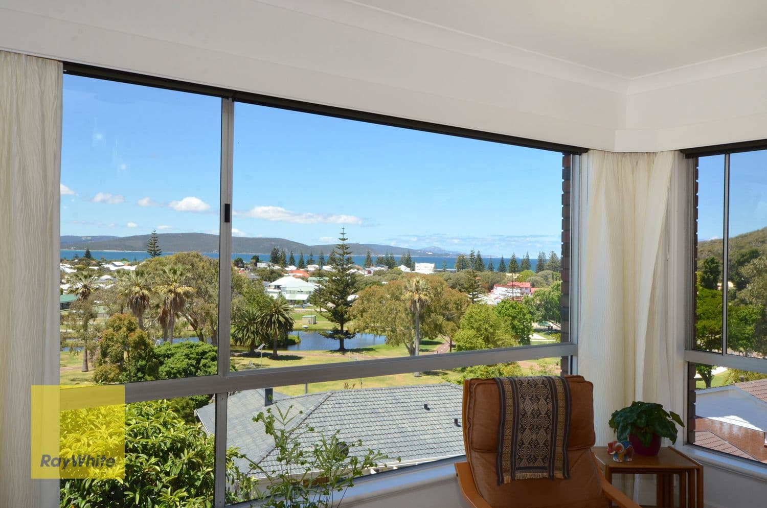 52 Wylie Crescent, Middleton Beach WA 6330, Middleton Beach - Thumbnail 2
