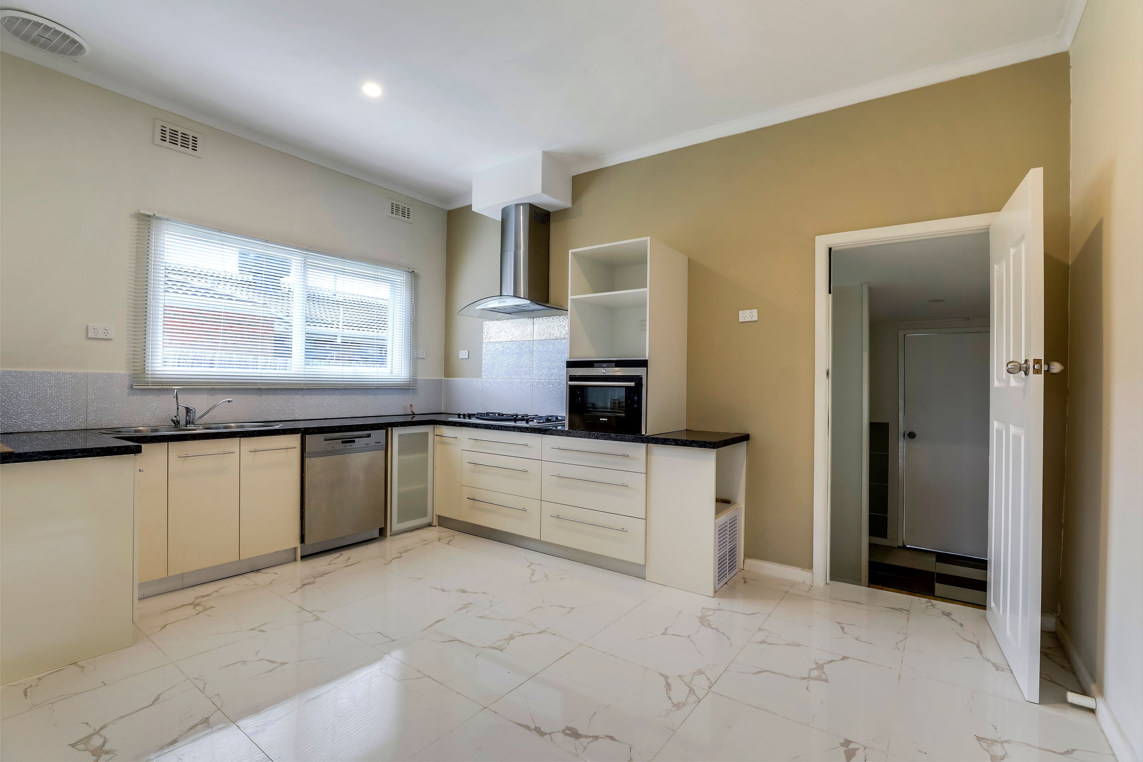 1190 Heatherton Road, Noble Park VIC 3174, Noble Park - Thumbnail 3