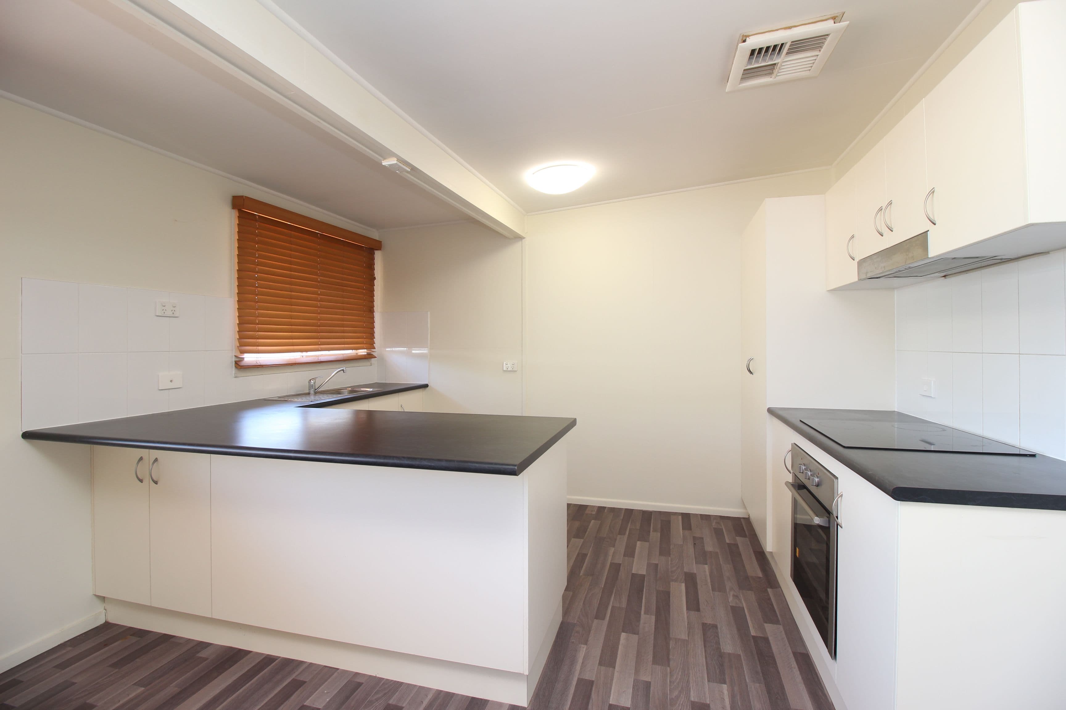 11 Caprice Court, Emerald QLD 4720, Emerald - Thumbnail 3