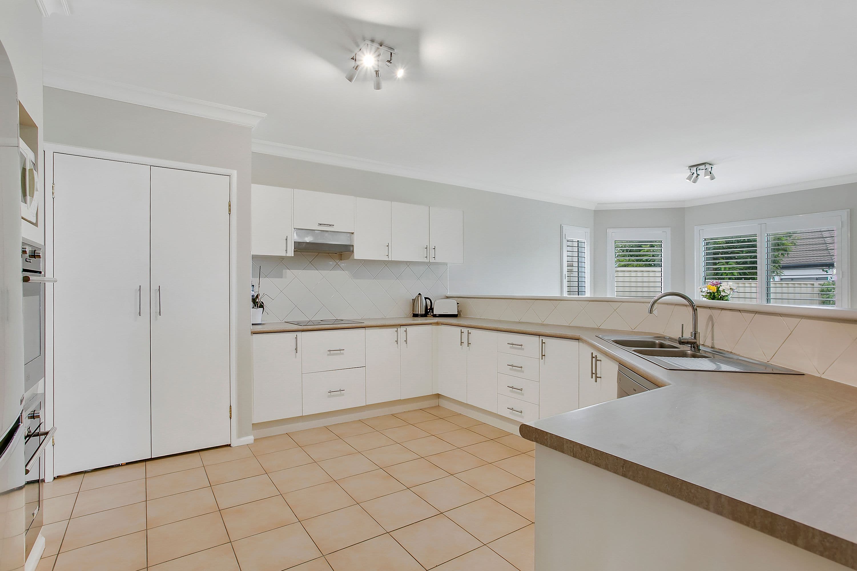 9 Lodi Close, West Hoxton - Thumbnail 3