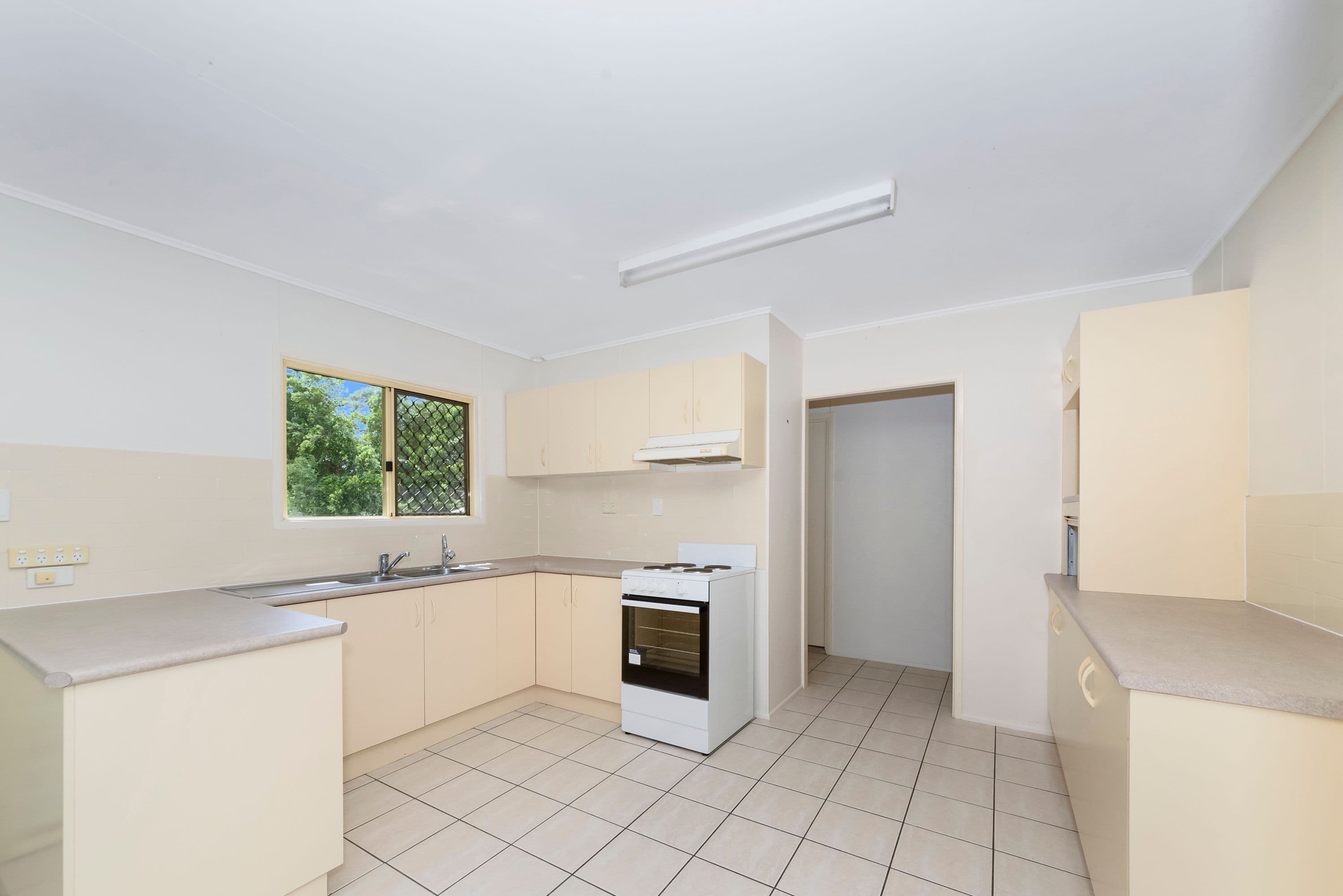 15 Canara Street, Cranbrook QLD 4814, Cranbrook - Thumbnail 3