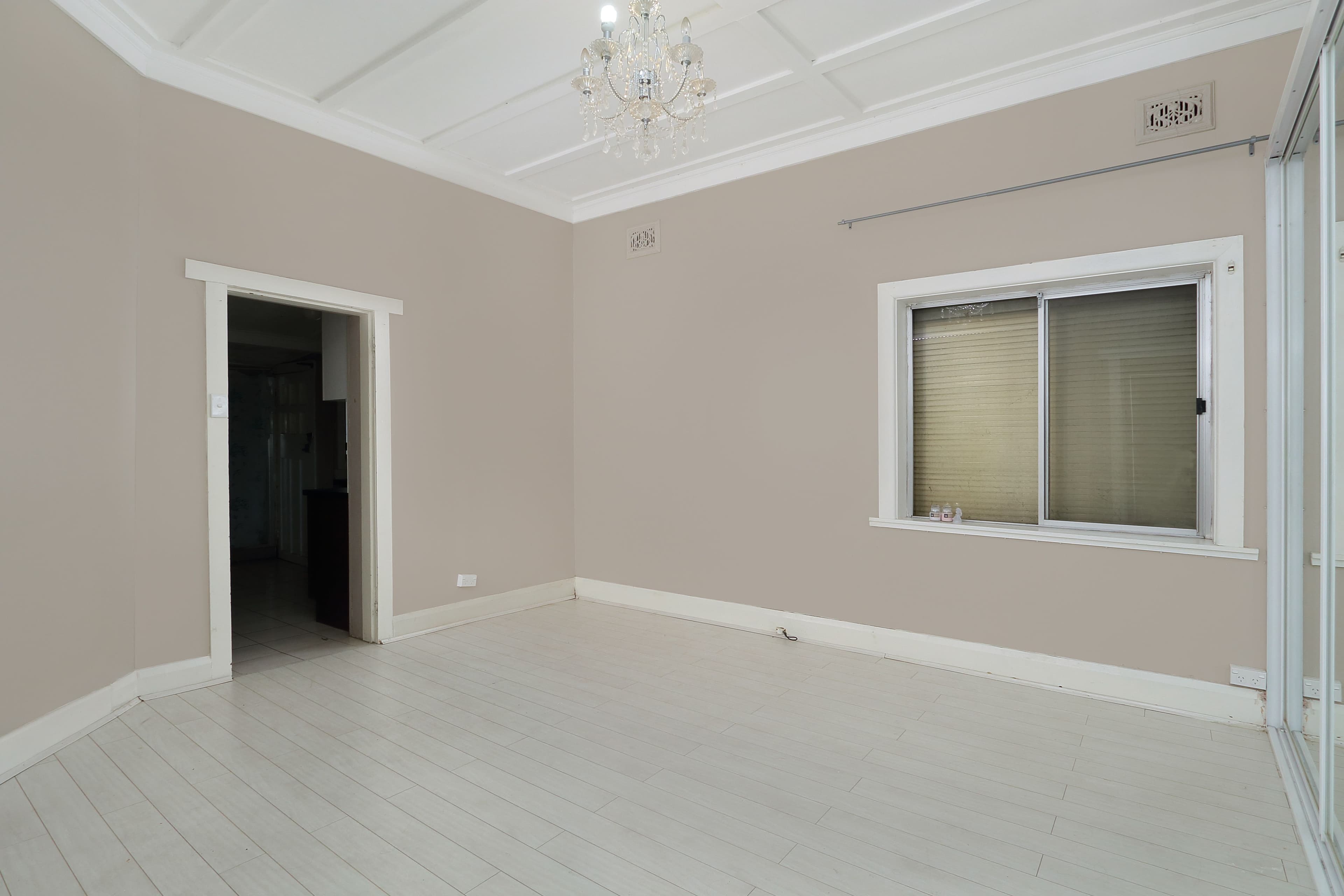 194 Woniora Road, South Hurstville - Thumbnail 2