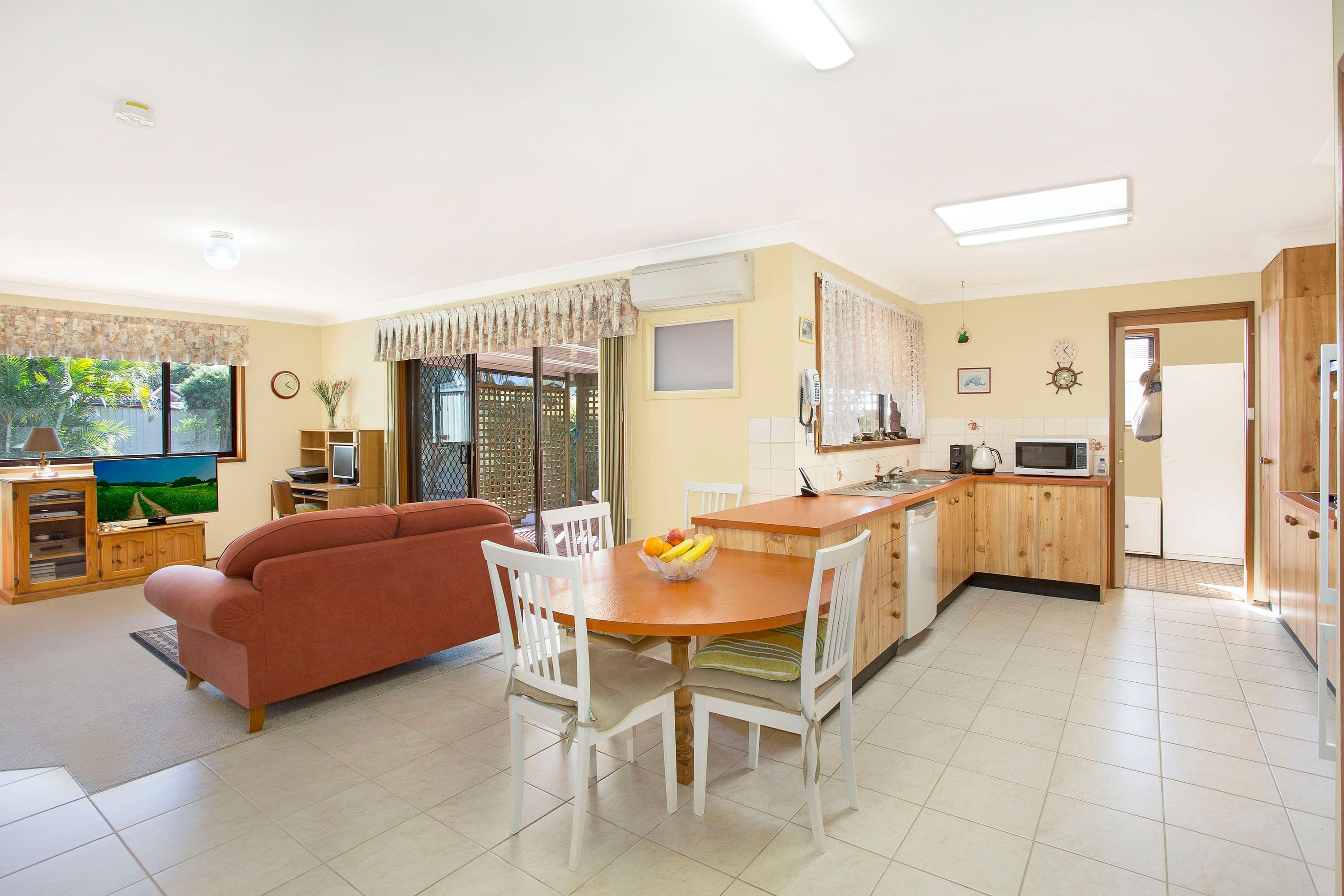 27 Dampier Boulevard, Killarney Vale - Thumbnail 3