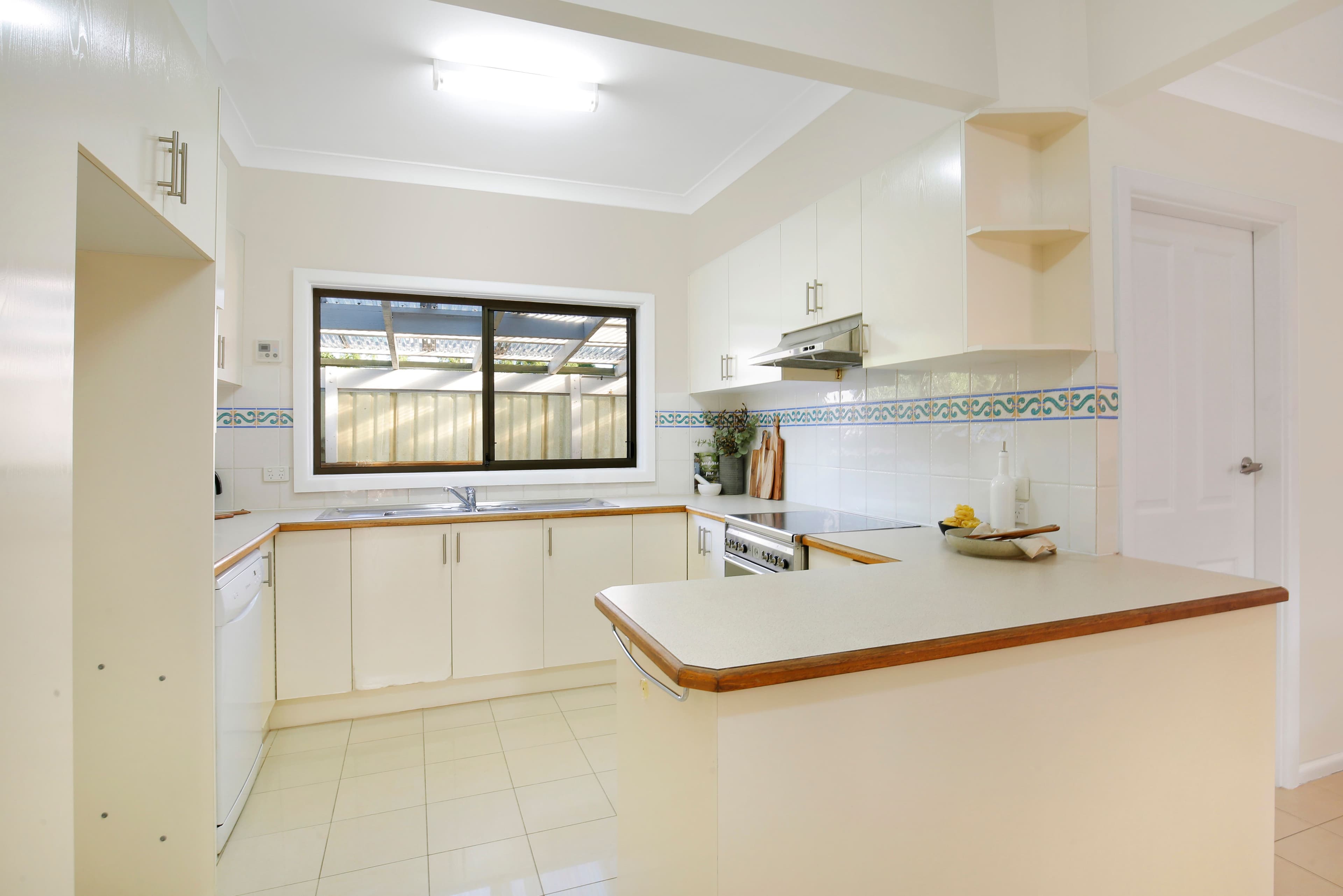 122 Blackman Parade, Unanderra - Thumbnail 3