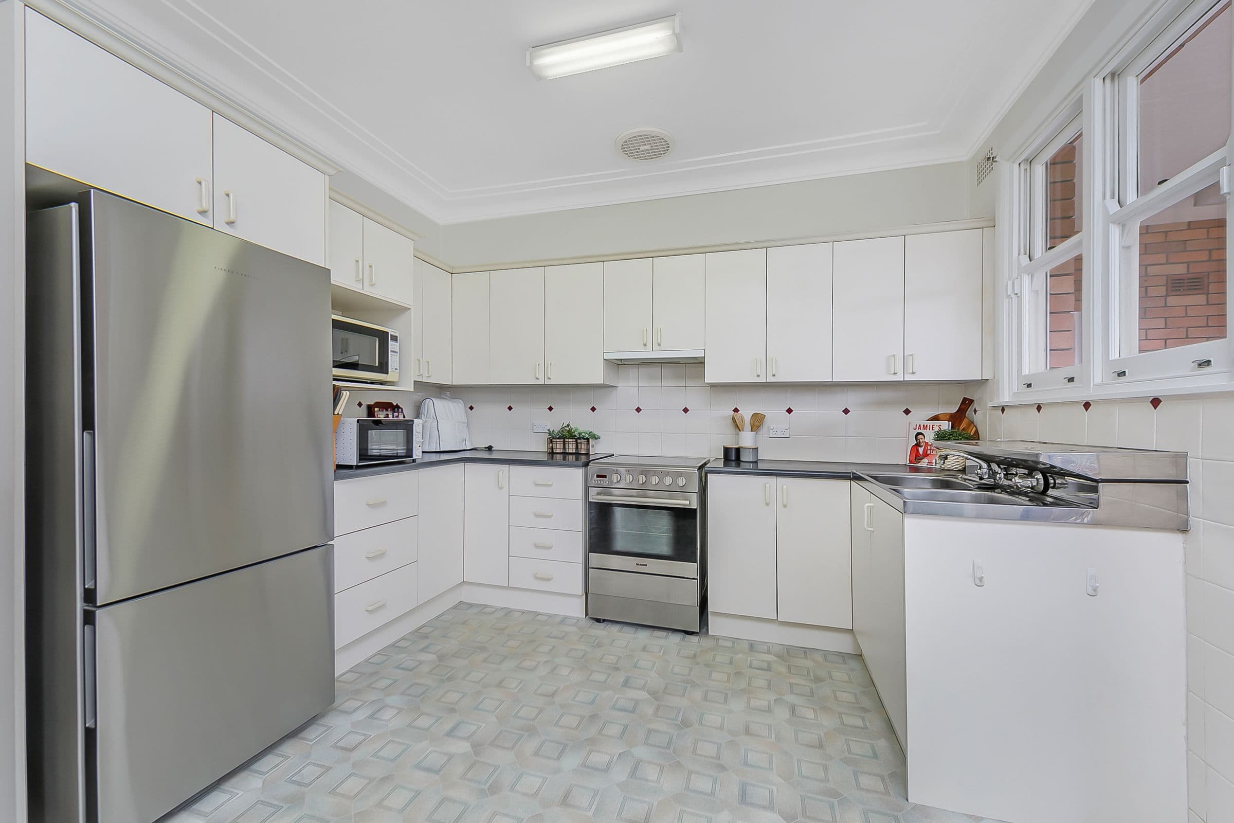 9 Elbon Avenue, Epping NSW 2121, Epping - Thumbnail 2