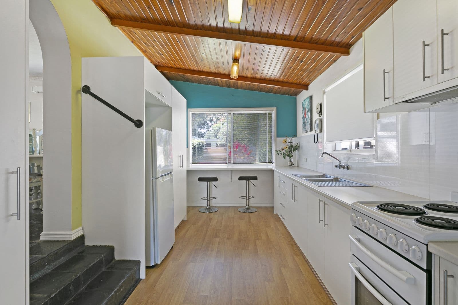 5 Raymond Avenue, Bundall QLD 4217, Bundall - Thumbnail 4