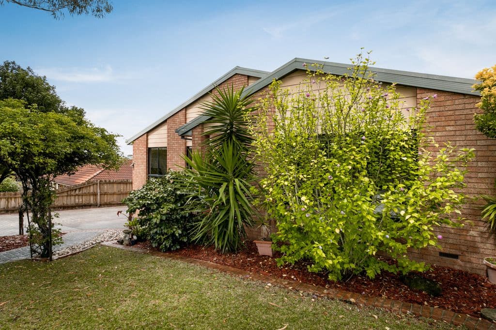 5 Highland Drive, Pakenham VIC 3810, Pakenham - Thumbnail 2
