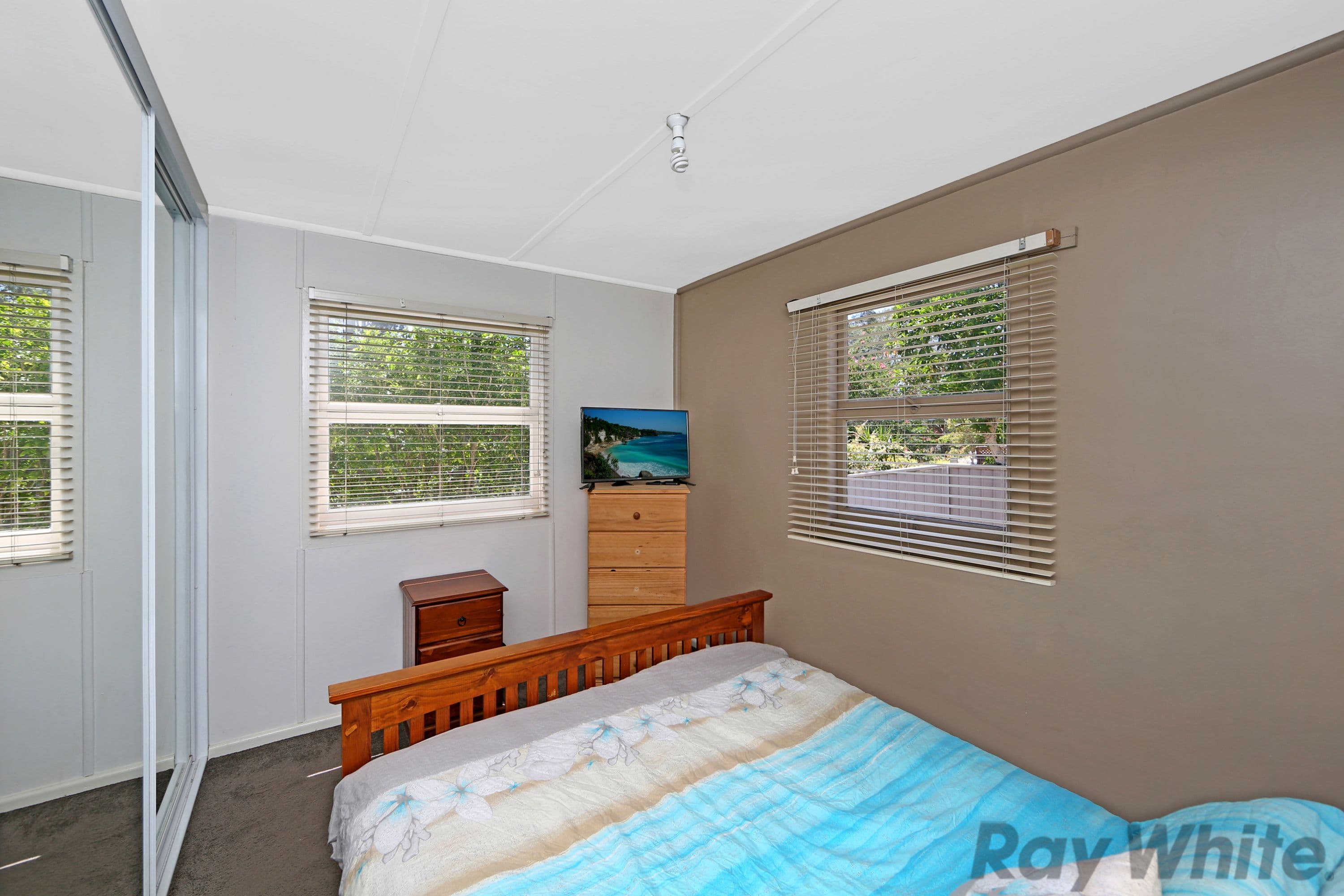 80 Elizabeth Bay Drive, Lake Munmorah - Thumbnail 5